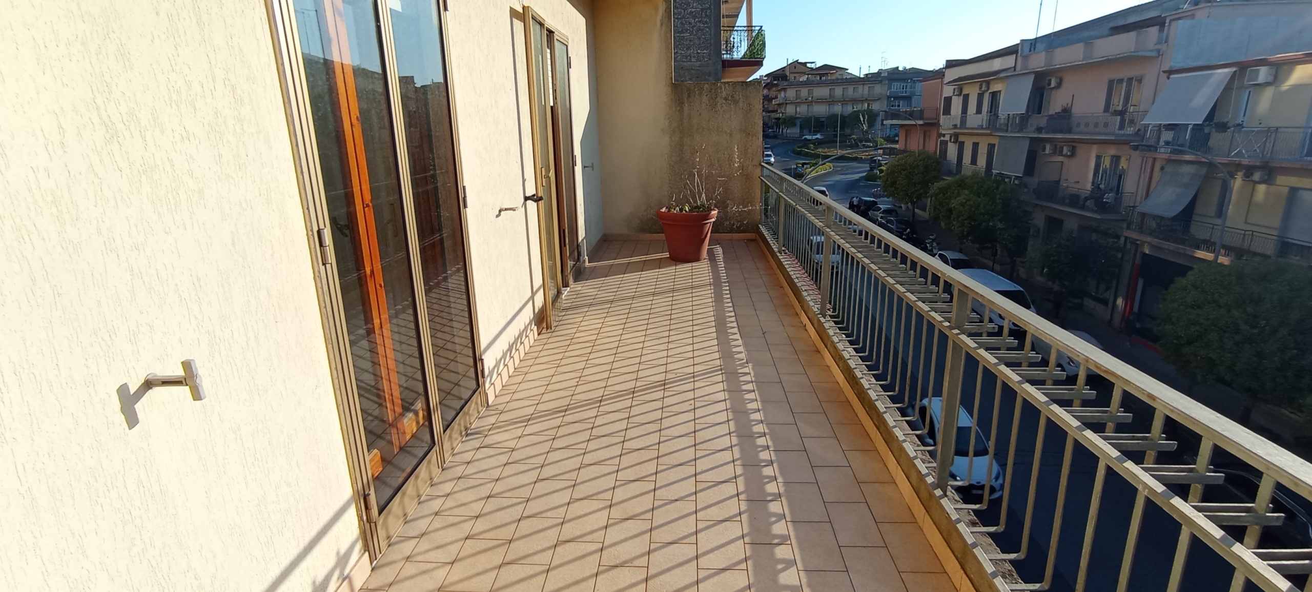 Immagine 22 di Pentalocale in affitto  a Ragusa