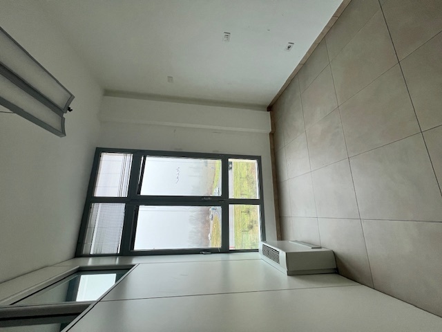 Immagine 20 di Ufficio in vendita  a Cesena