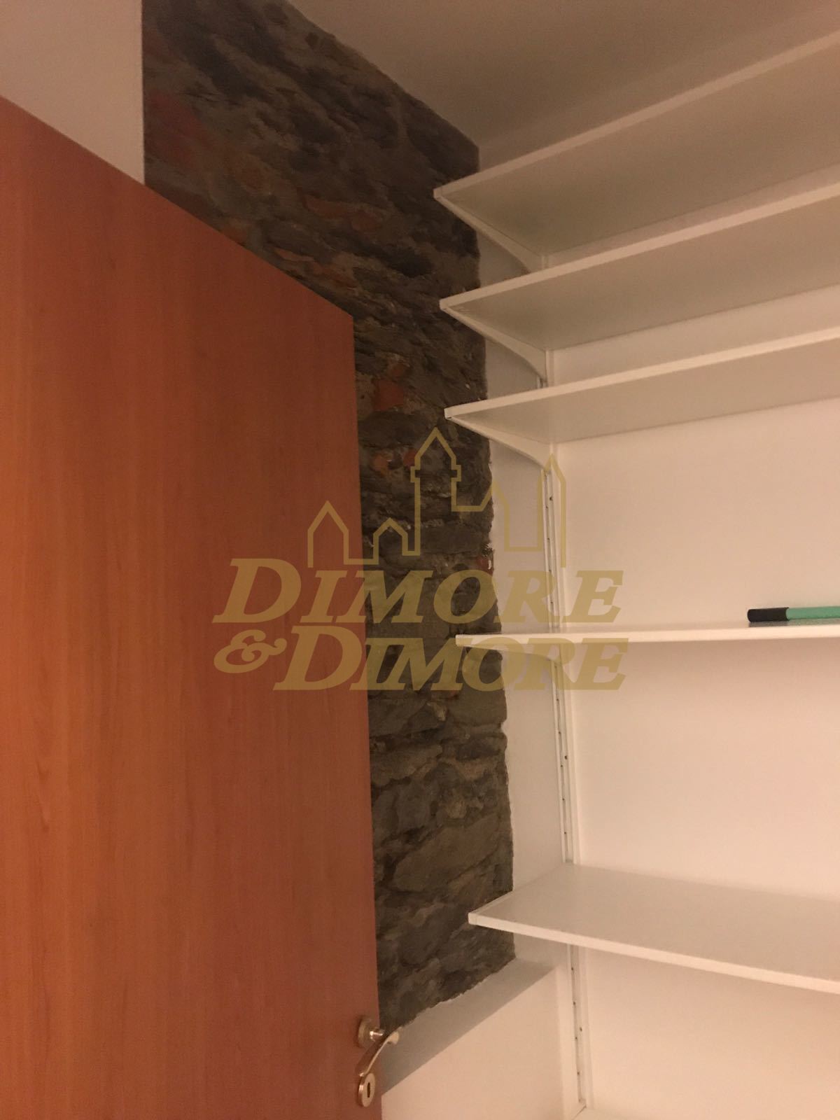 Immagine 21 di Villa in vendita  a Luino