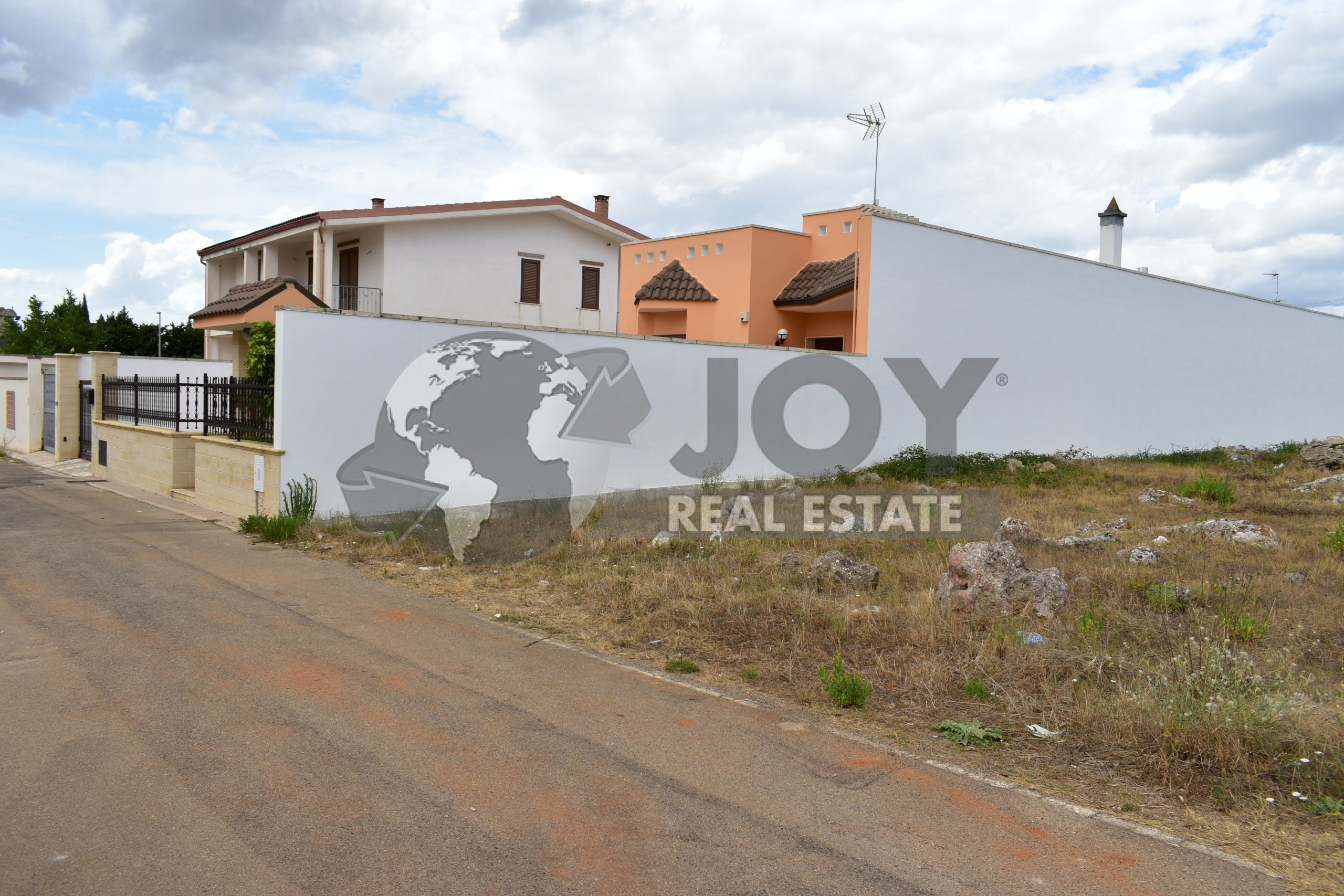 Immagine 7 di Terreno agricolo in vendita  in via morandi a San Donato Di Lecce