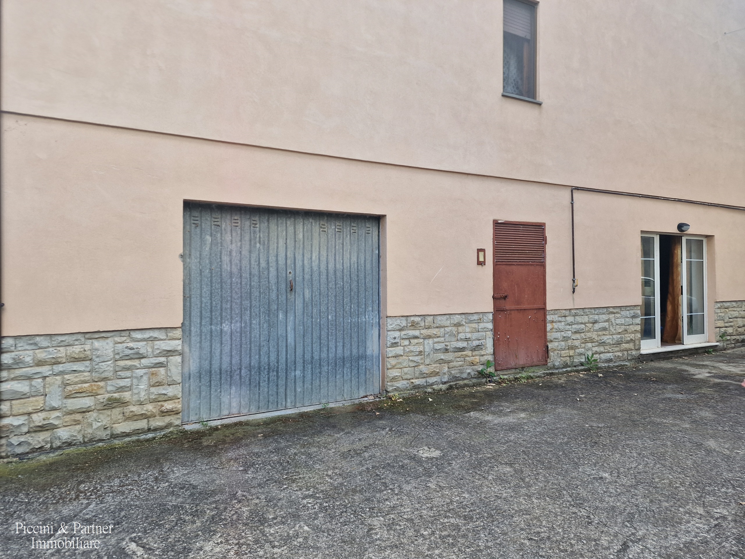 Immagine 44 di Pentalocale in vendita  in Strada Ponte Rio Ponte Pattoli a Perugia