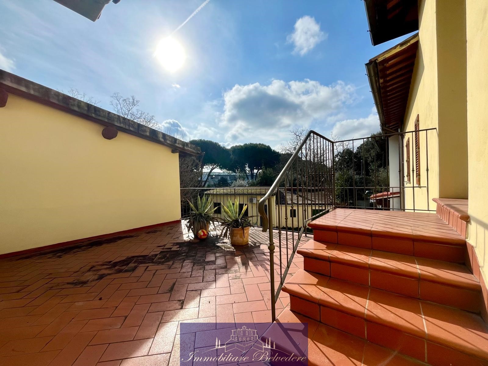 Immagine 12 di Appartamento in vendita  in Via Simone Martini a Firenze