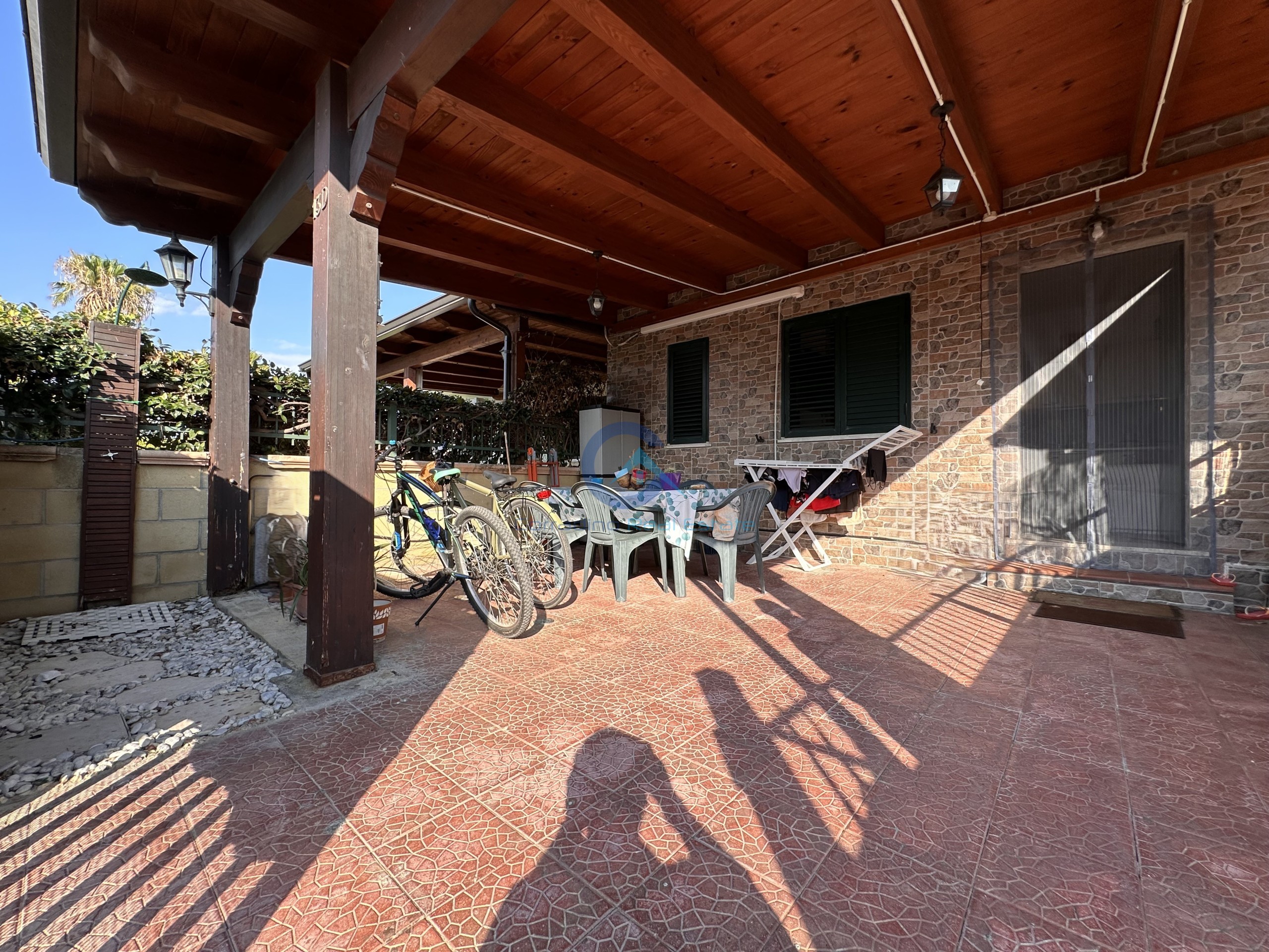 Immagine 1 di Casa trifamiliare in vendita  in Villaggio Maestrale 31a a Simeri Crichi