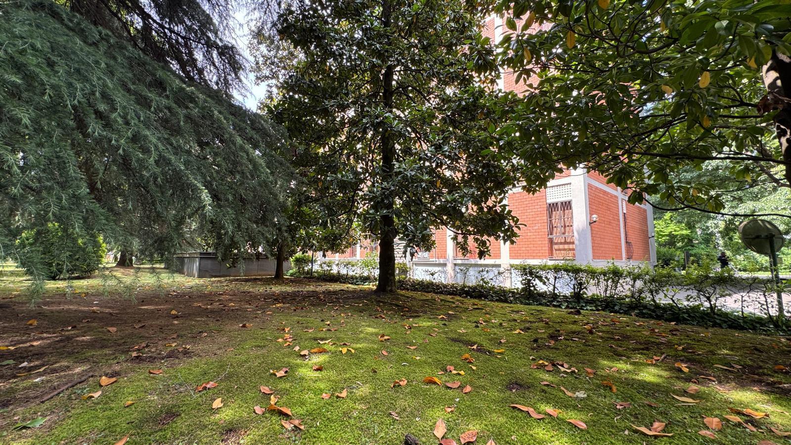 Immagine 10 di Quadrilocale in vendita  in VIA VALOTTI a Brescia