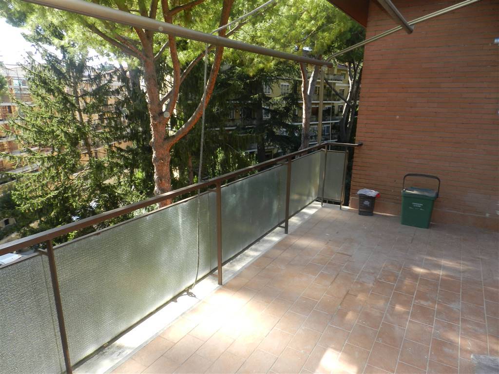 Immagine 10 di Trilocale in affitto  in Via Piero Foscari 121 a Roma