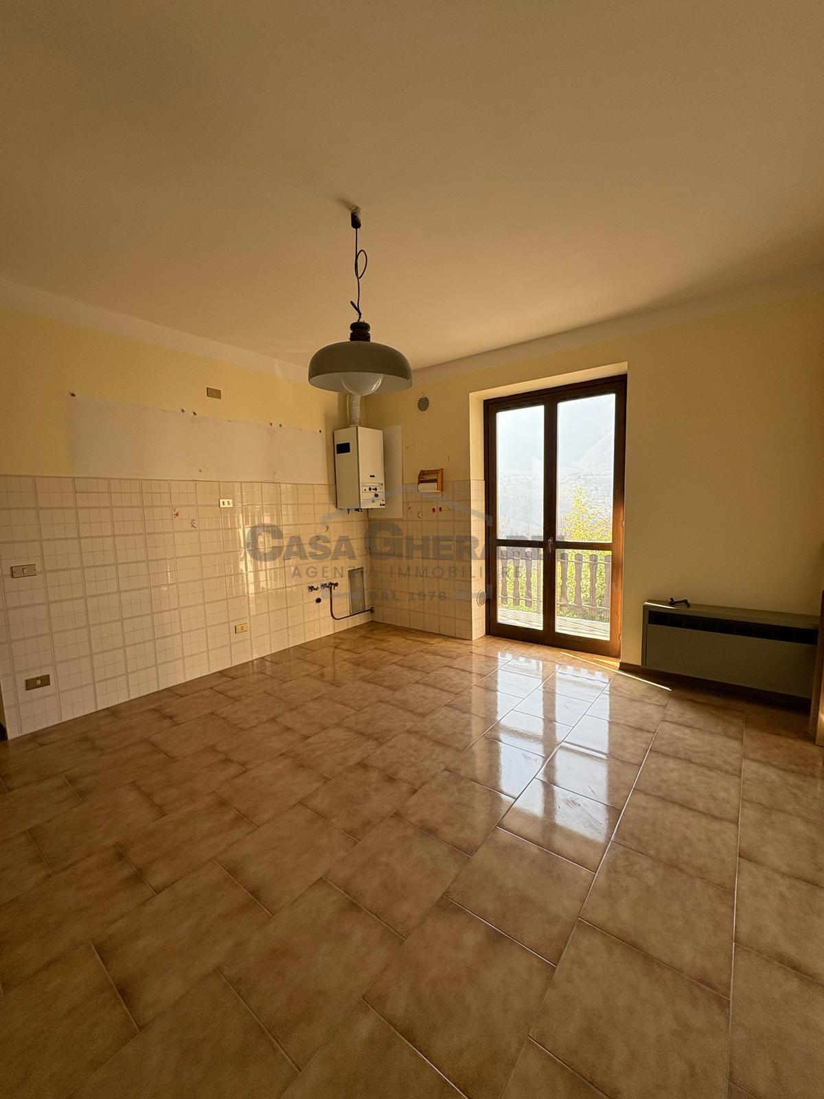 Immagine 7 di Trilocale in vendita  in Via Santa Geltrude Comensoli a Rota D'imagna