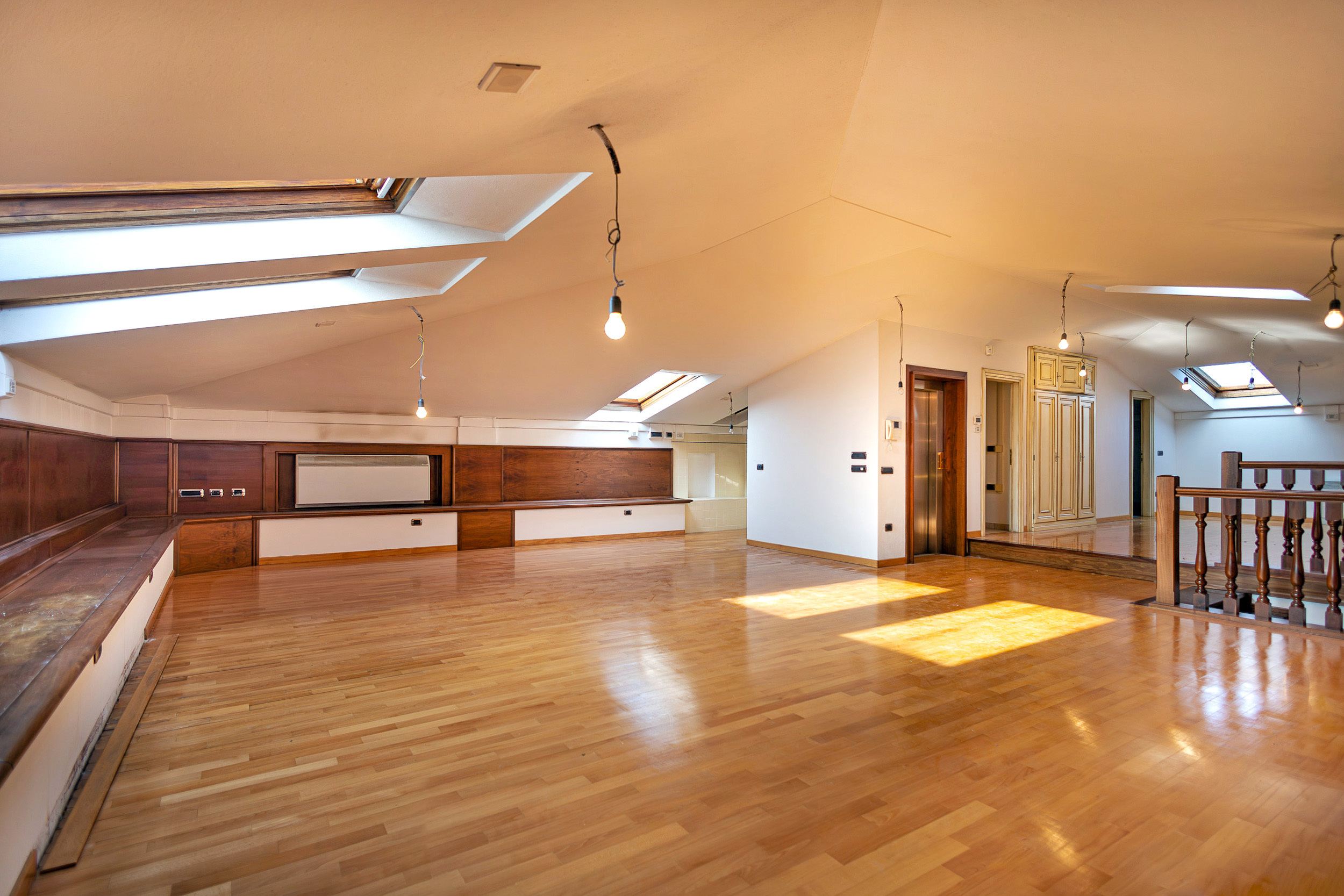 Immagine 39 di Villa in vendita  a Pisa