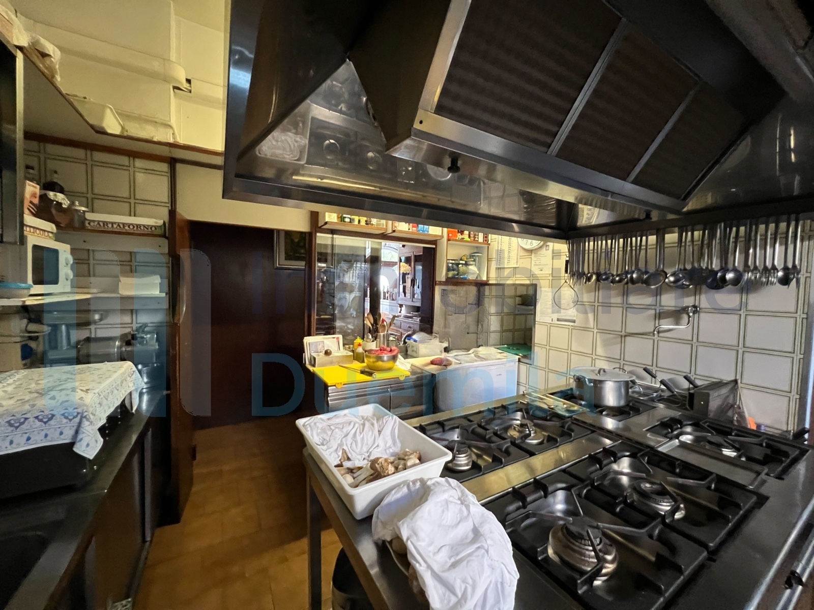 Immagine 21 di Bar / Ristorante in vendita  a Bologna