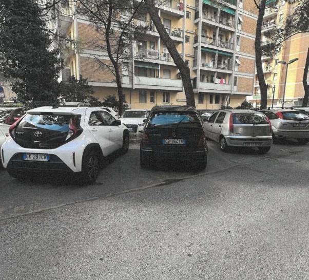 Immagine 1 di Garage in vendita  in Via Luigi Gherzi snc a Genova