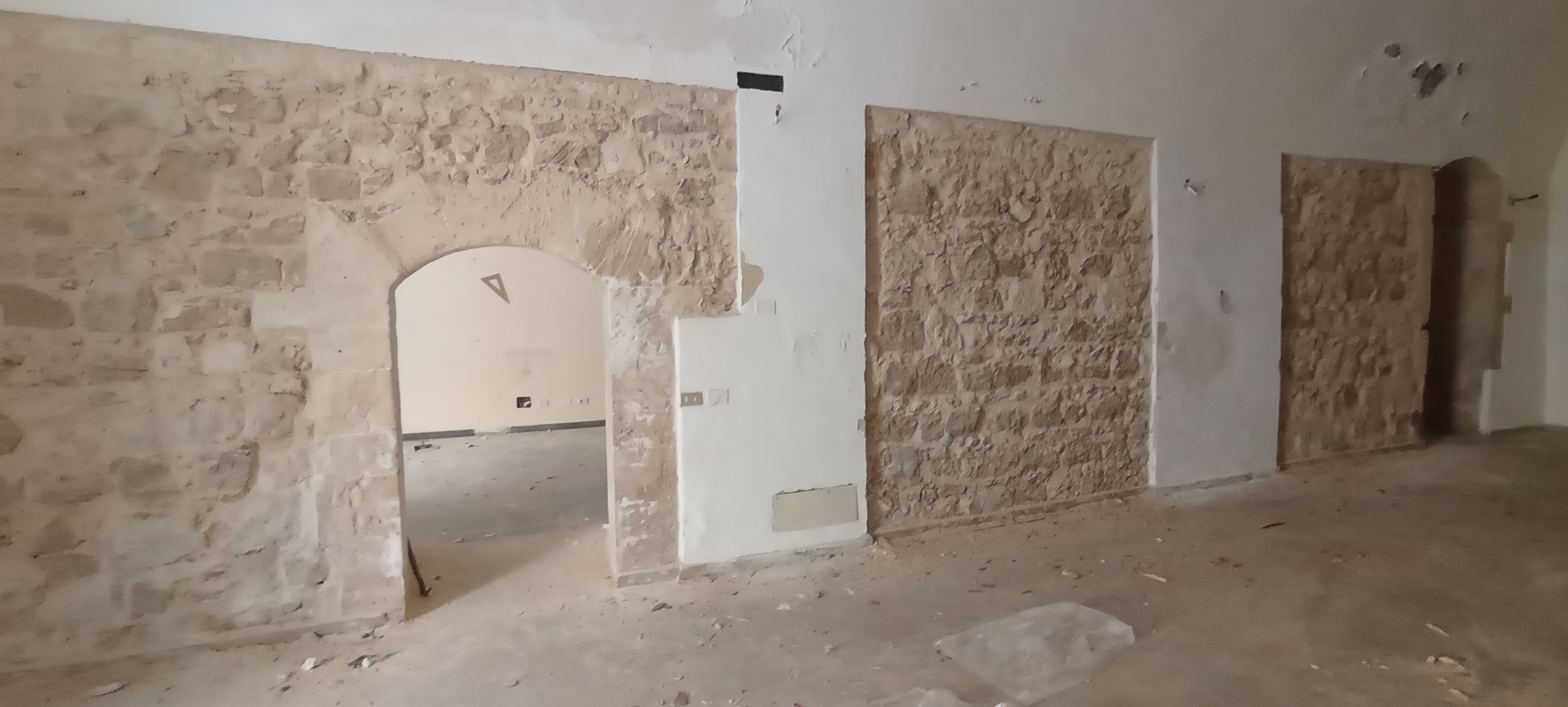 Immagine 2 di Locale commerciale in affitto  a Ragusa