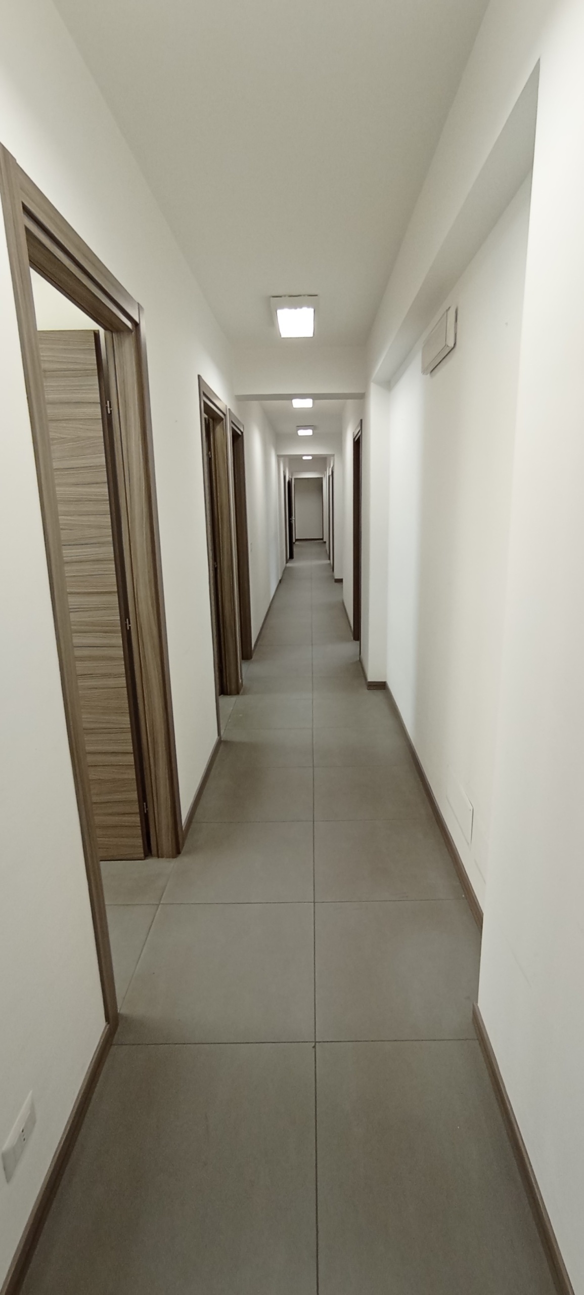 Immagine 11 di Ufficio in affitto  a Ragusa