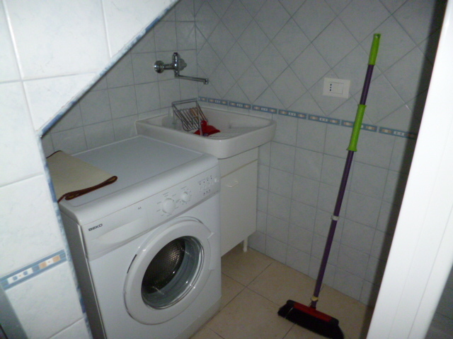 Immagine 3 di Bilocale in affitto  a Ragusa