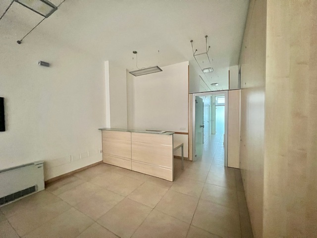 Immagine 1 di Ufficio in vendita  a Cesena