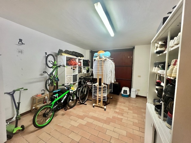 Immagine 38 di Trilocale in vendita  a Cesena