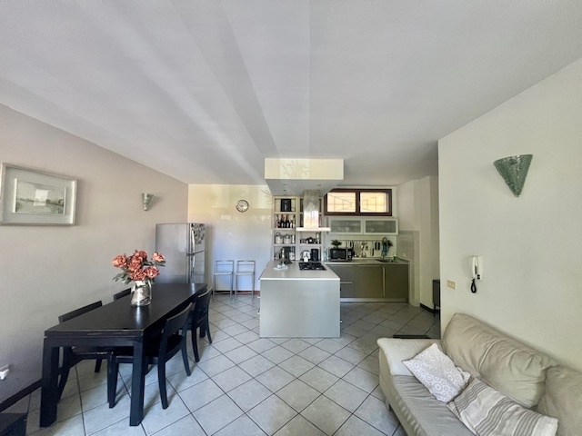 Immagine 12 di Trilocale in vendita  a Cesena