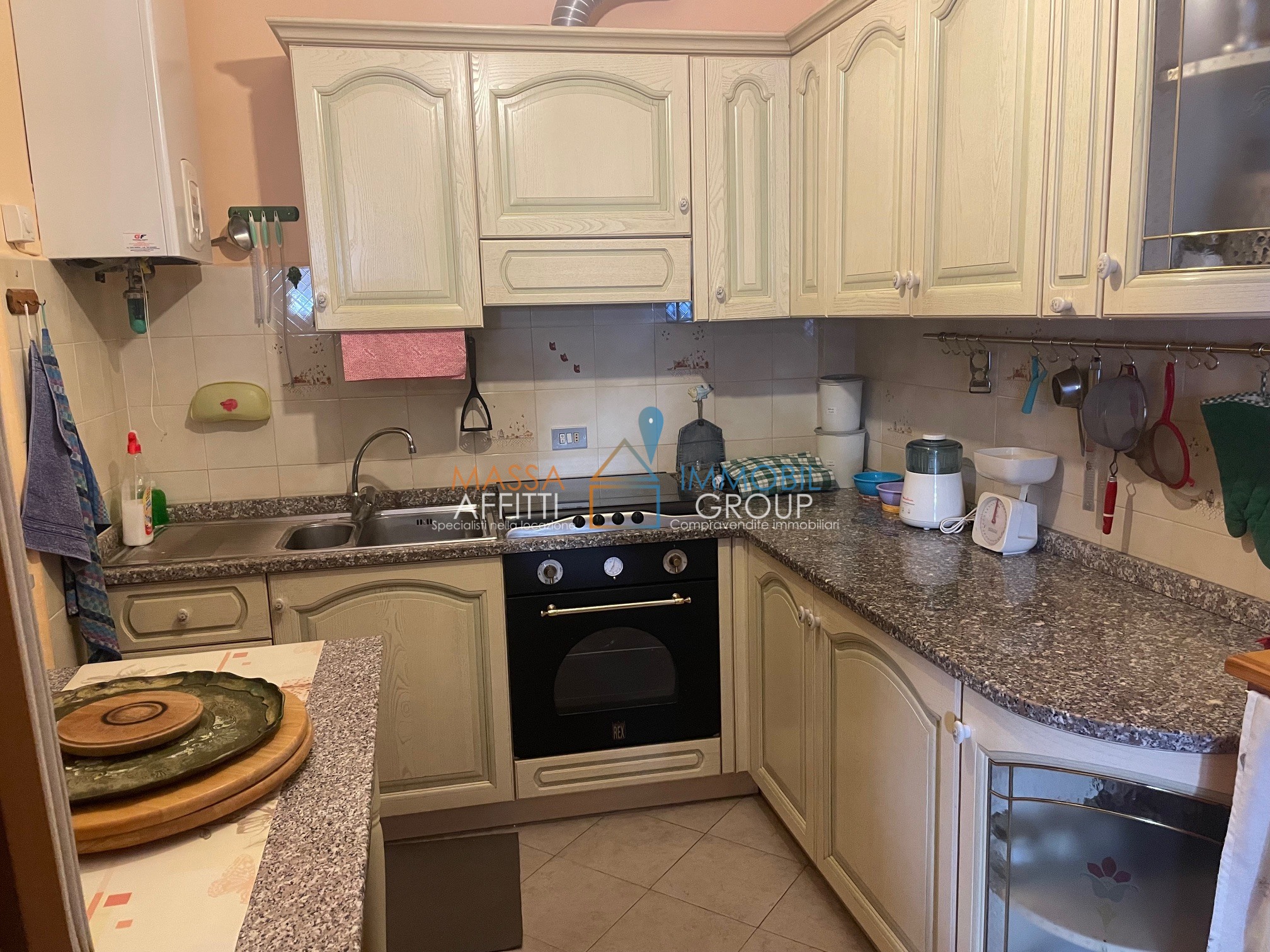 Immagine 16 di Trilocale in vendita  in Largo Quercioli 16 a Massa