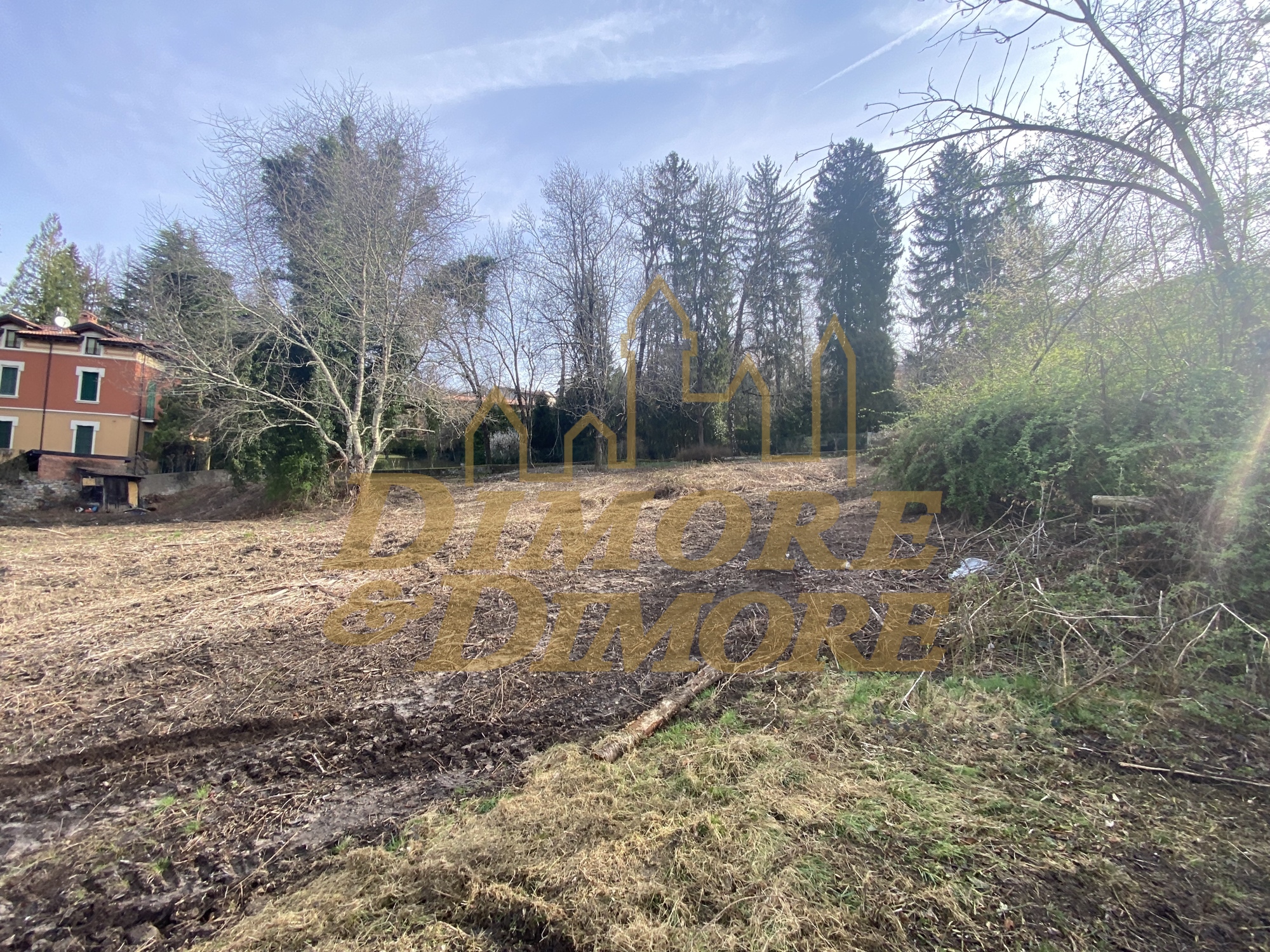 Immagine 4 di Terreno edificabile in vendita  in Via G. Andreani 2 a Valganna