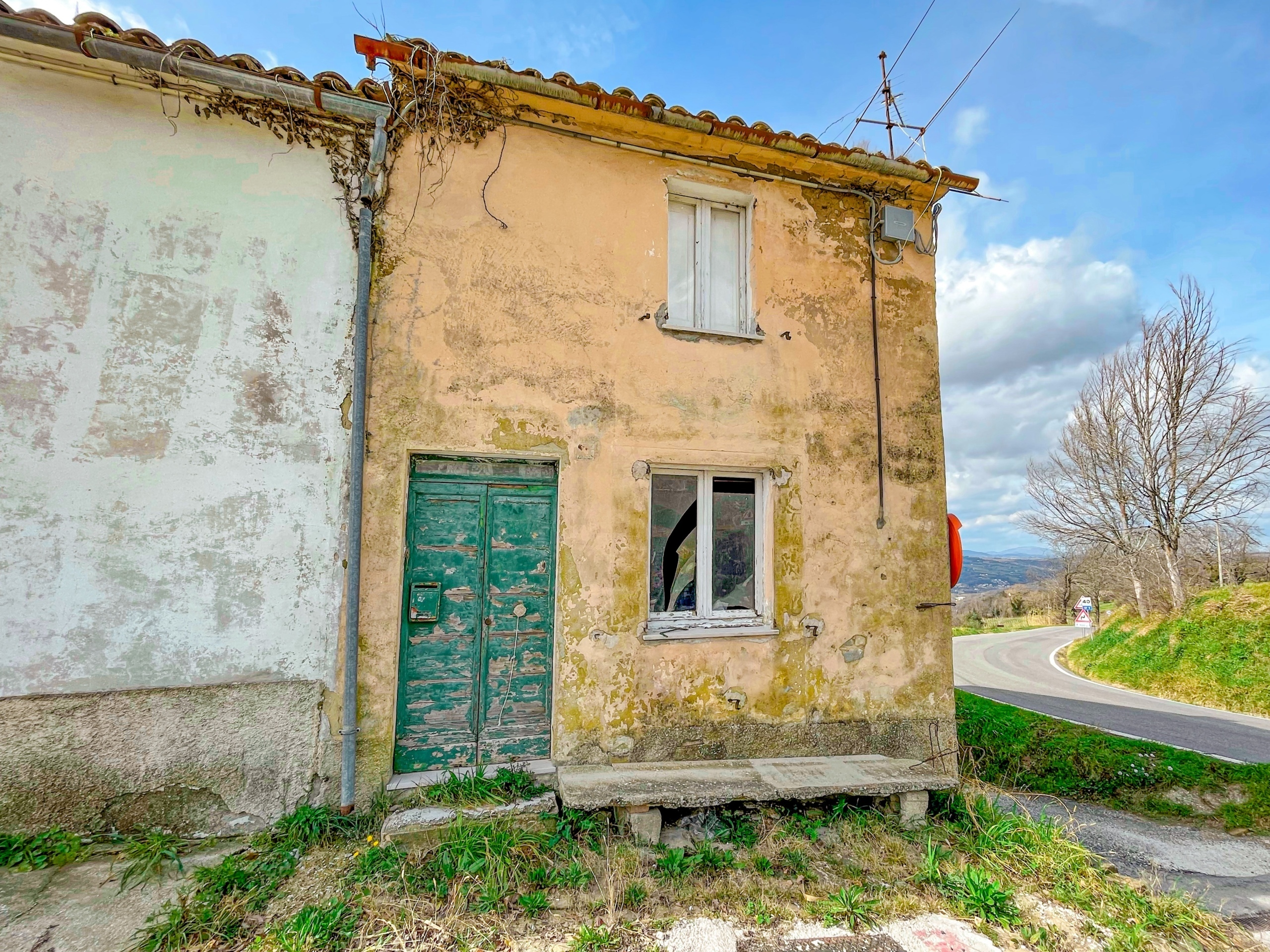 Immagine 15 di Casa bifamiliare in vendita  a Cupramontana