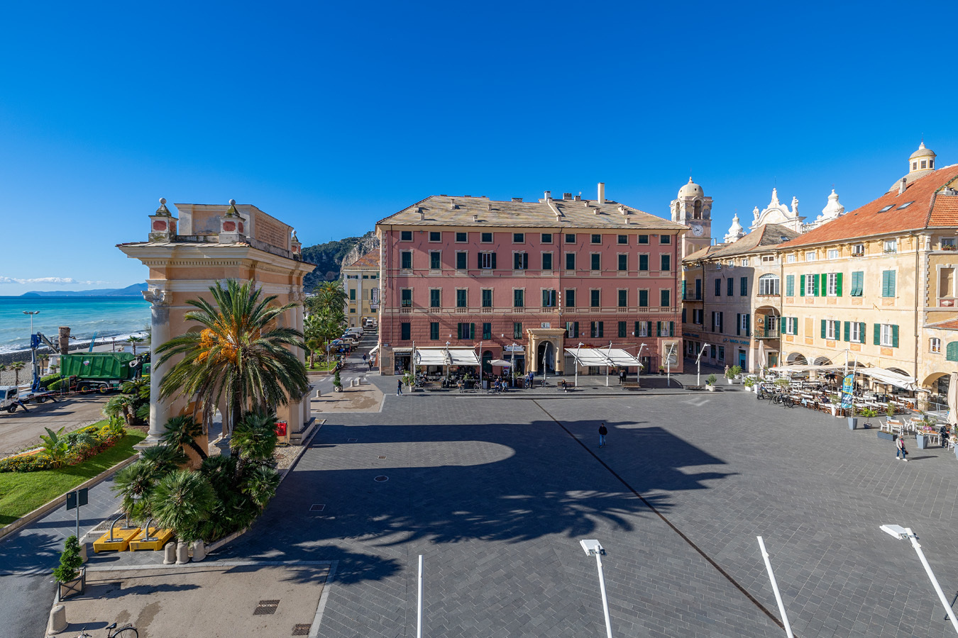 Immagine 4 di Trilocale in affitto  in Piazza Vittorio Emanuele II a Finale Ligure