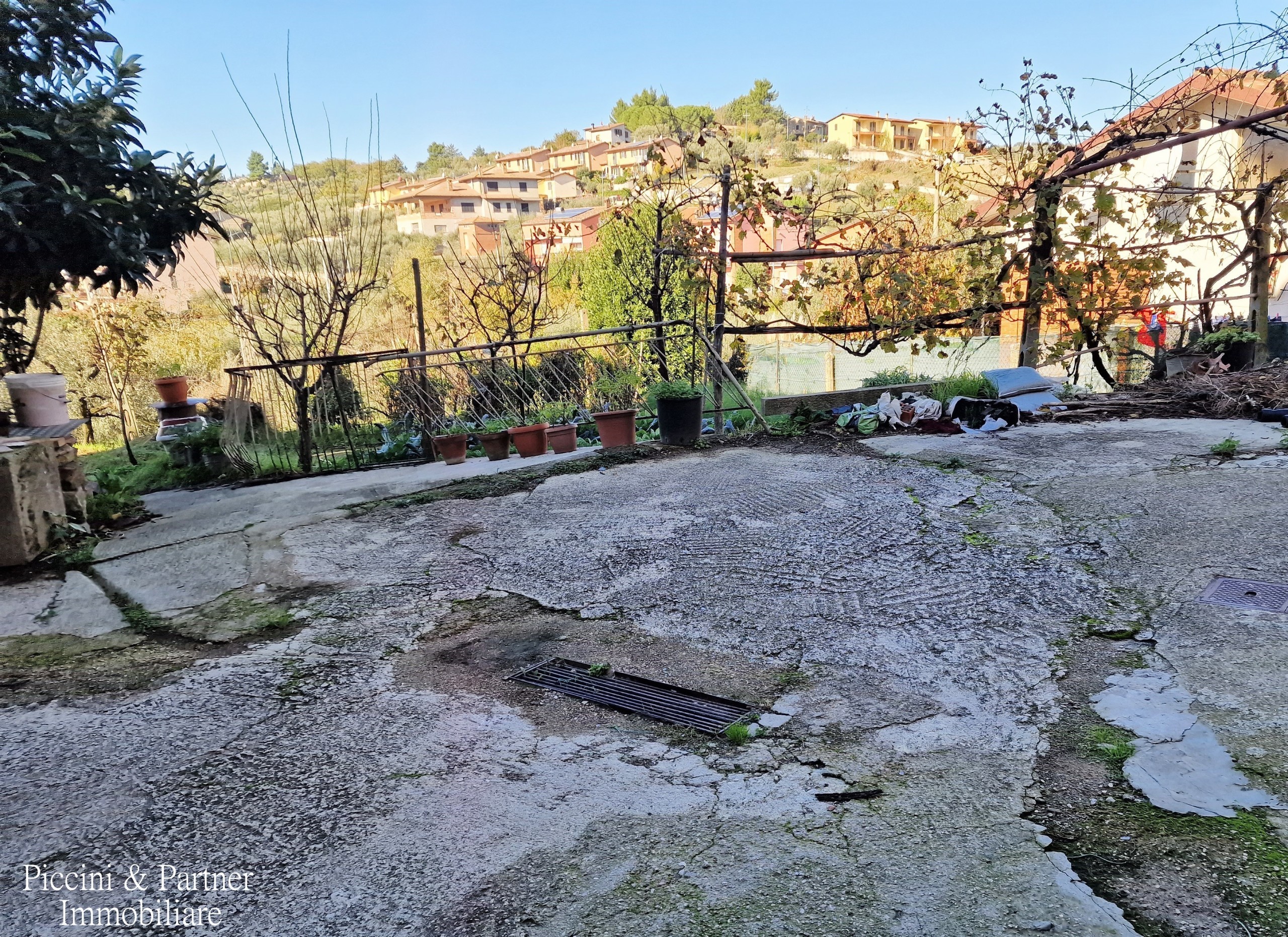 Immagine 47 di Casa indipendente in vendita  in Via Costa a Magione