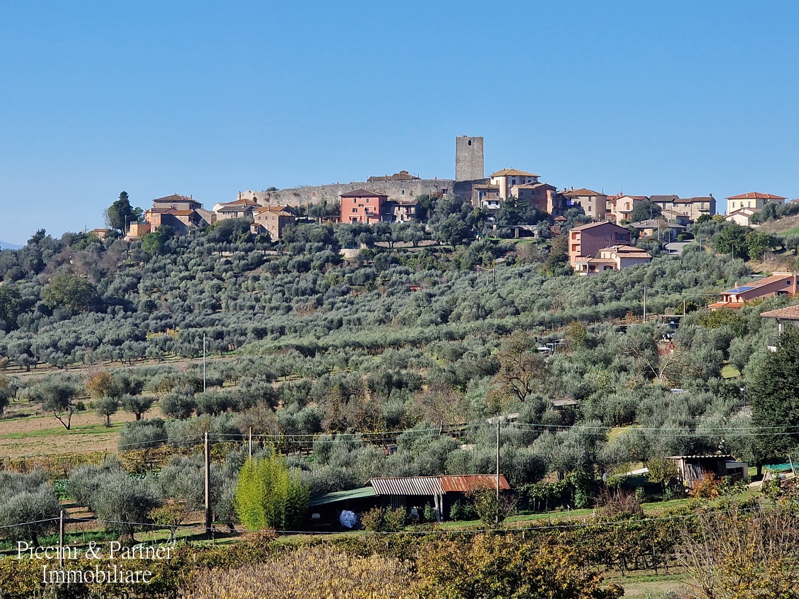 Immagine 36 di Casa indipendente in vendita  in Via Costa a Magione