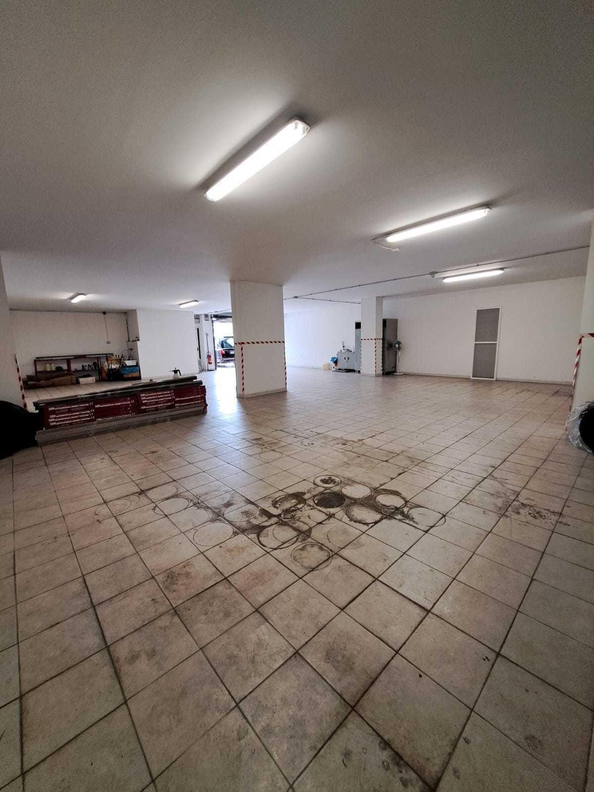 Immagine 11 di Locale commerciale in vendita  a Lanciano