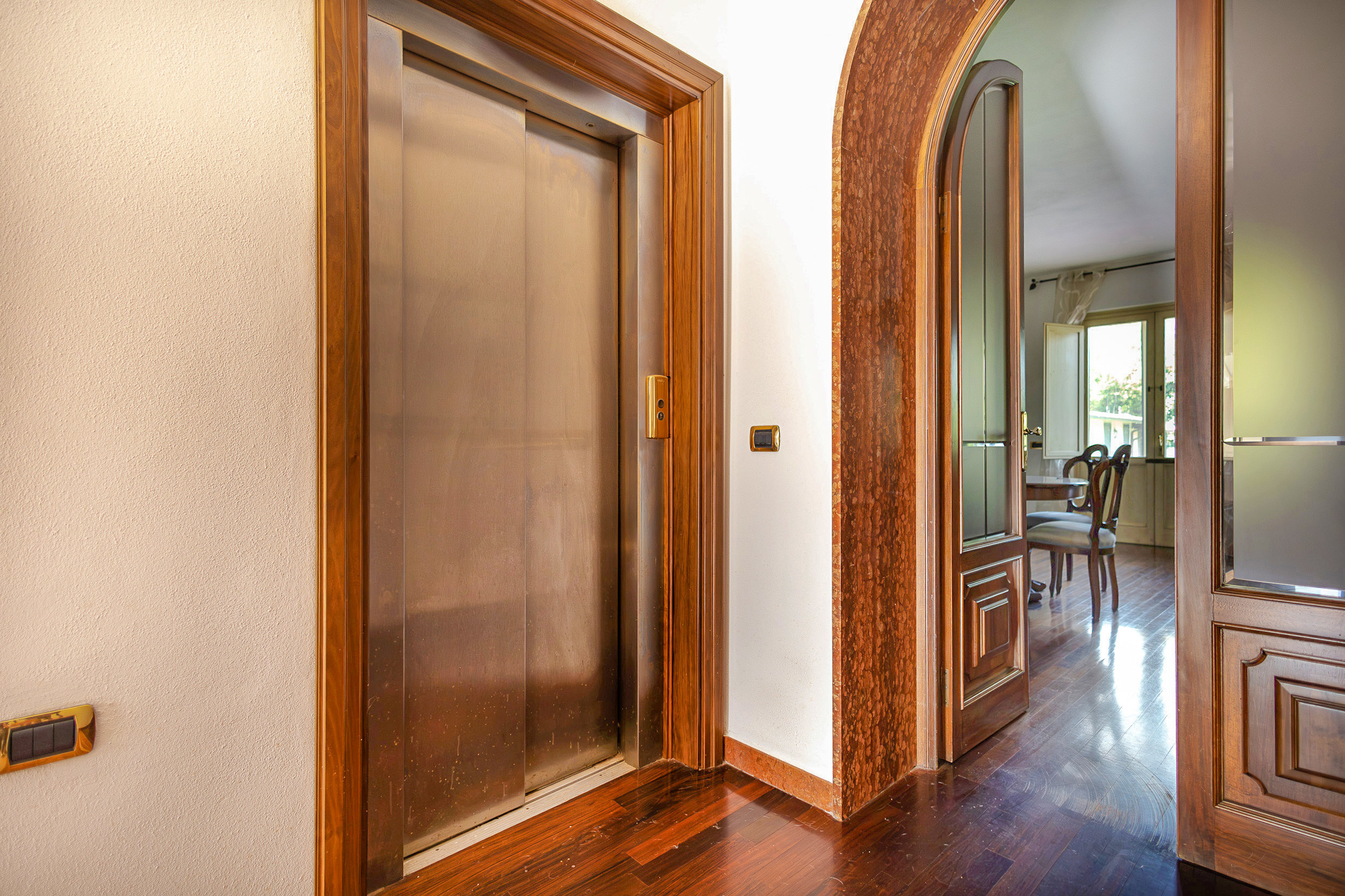 Immagine 13 di Villa in vendita  a Pisa