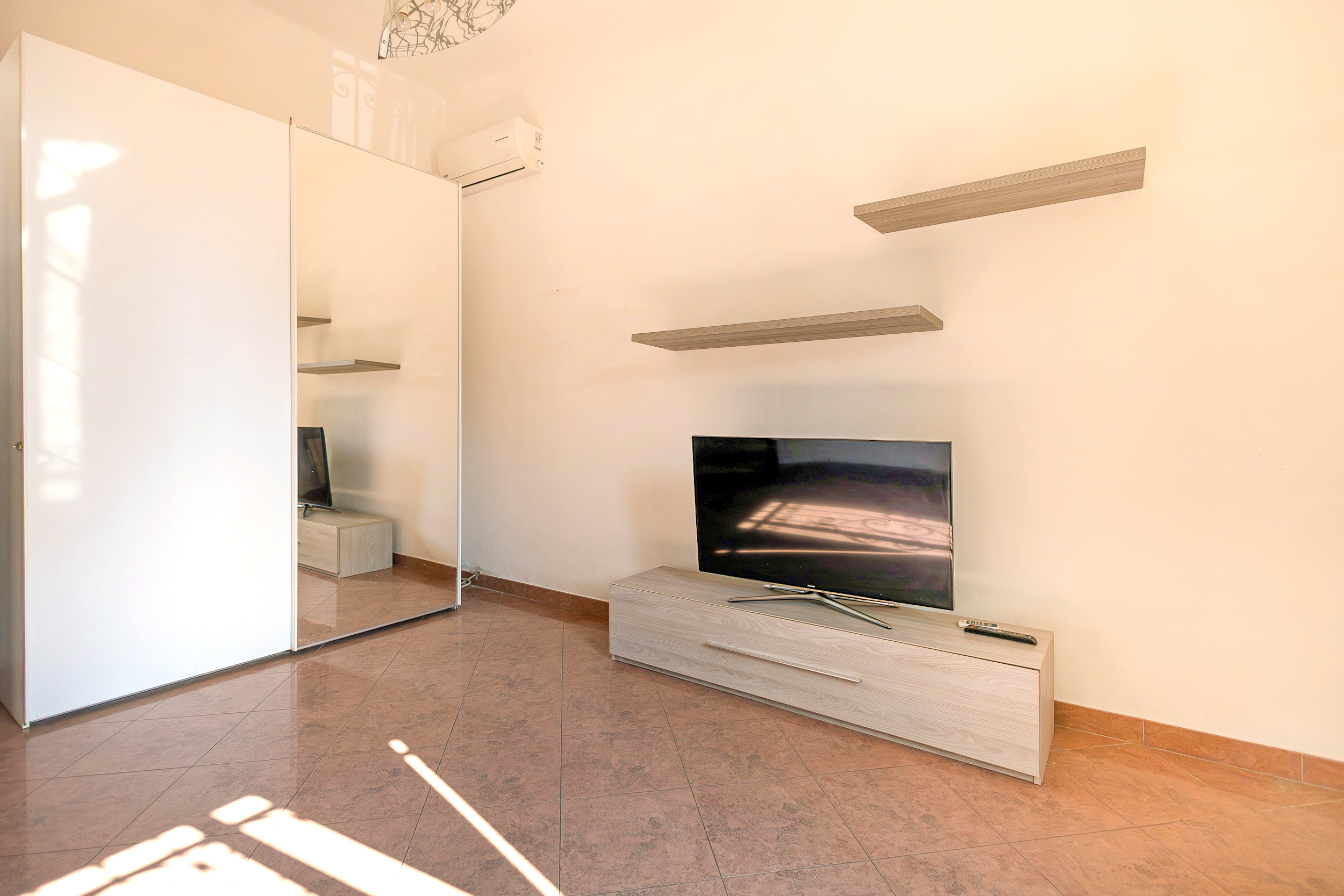 Immagine 10 di Villa in vendita  a Pisa