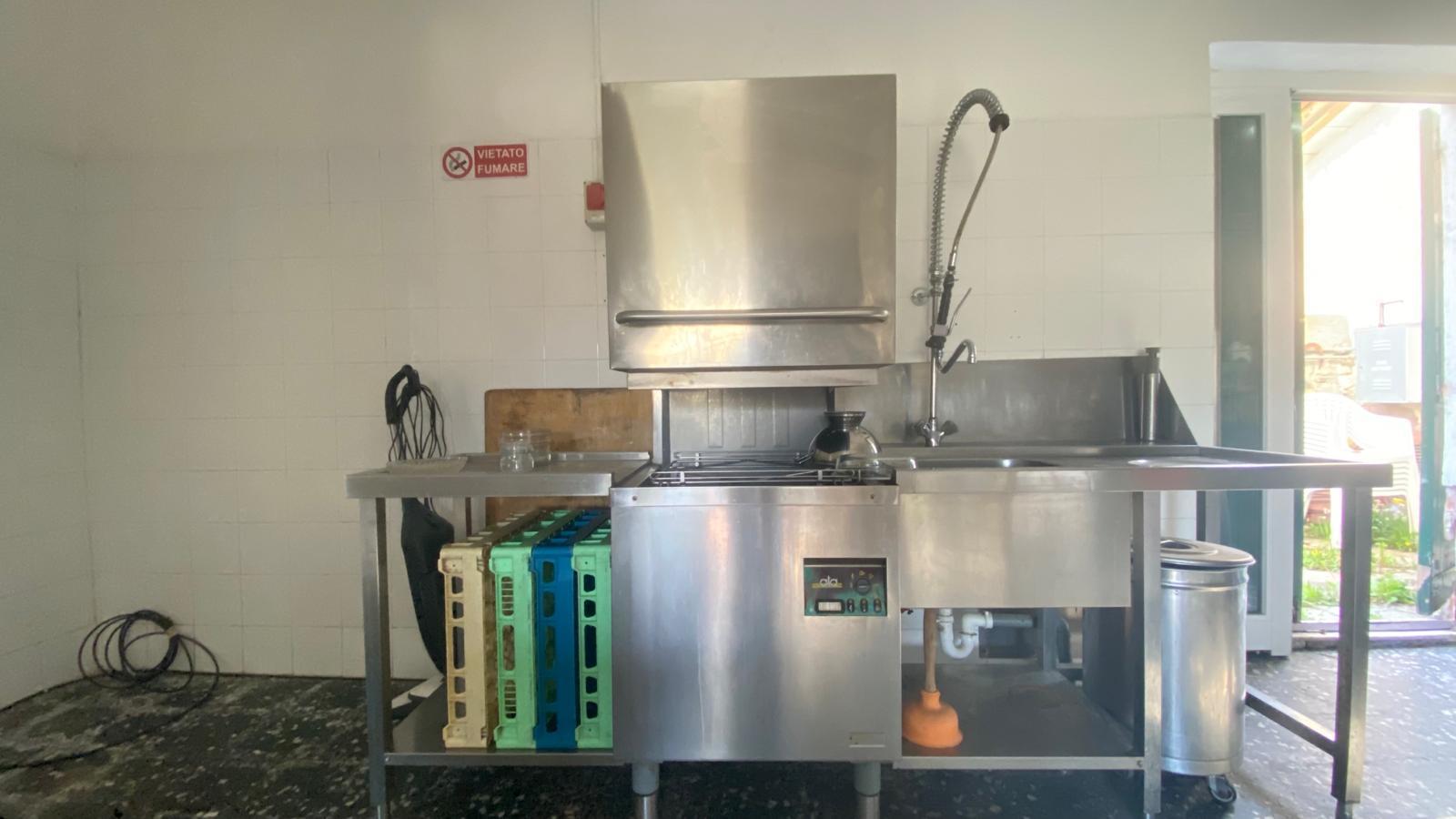 Immagine 32 di Albergo/B&B/Residence in vendita  in VIA  SAVONA 50 a Urbe