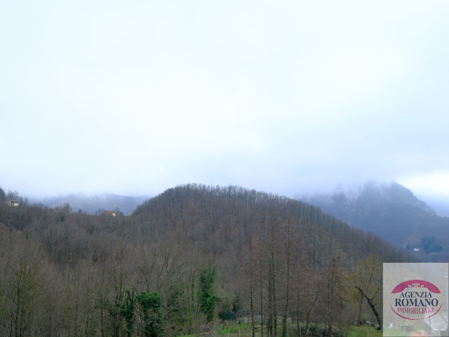 Immagine 9 di Rustico / casale in vendita  a Urbe