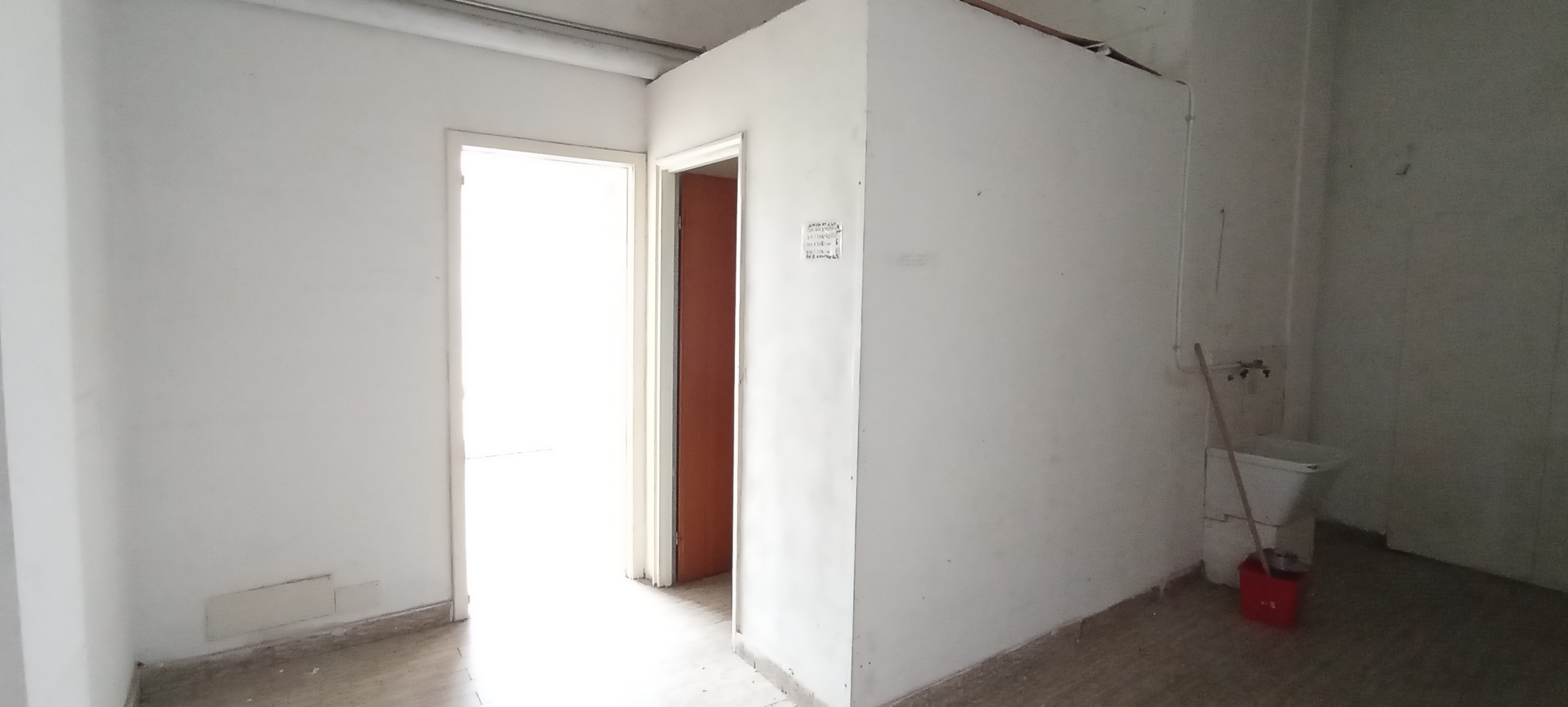 Immagine 7 di Locale commerciale in affitto  a Ragusa