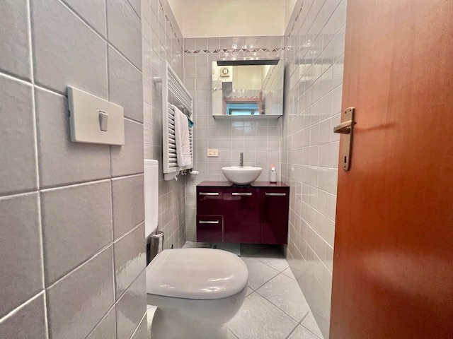 Immagine 18 di Trilocale in vendita  a Cesena