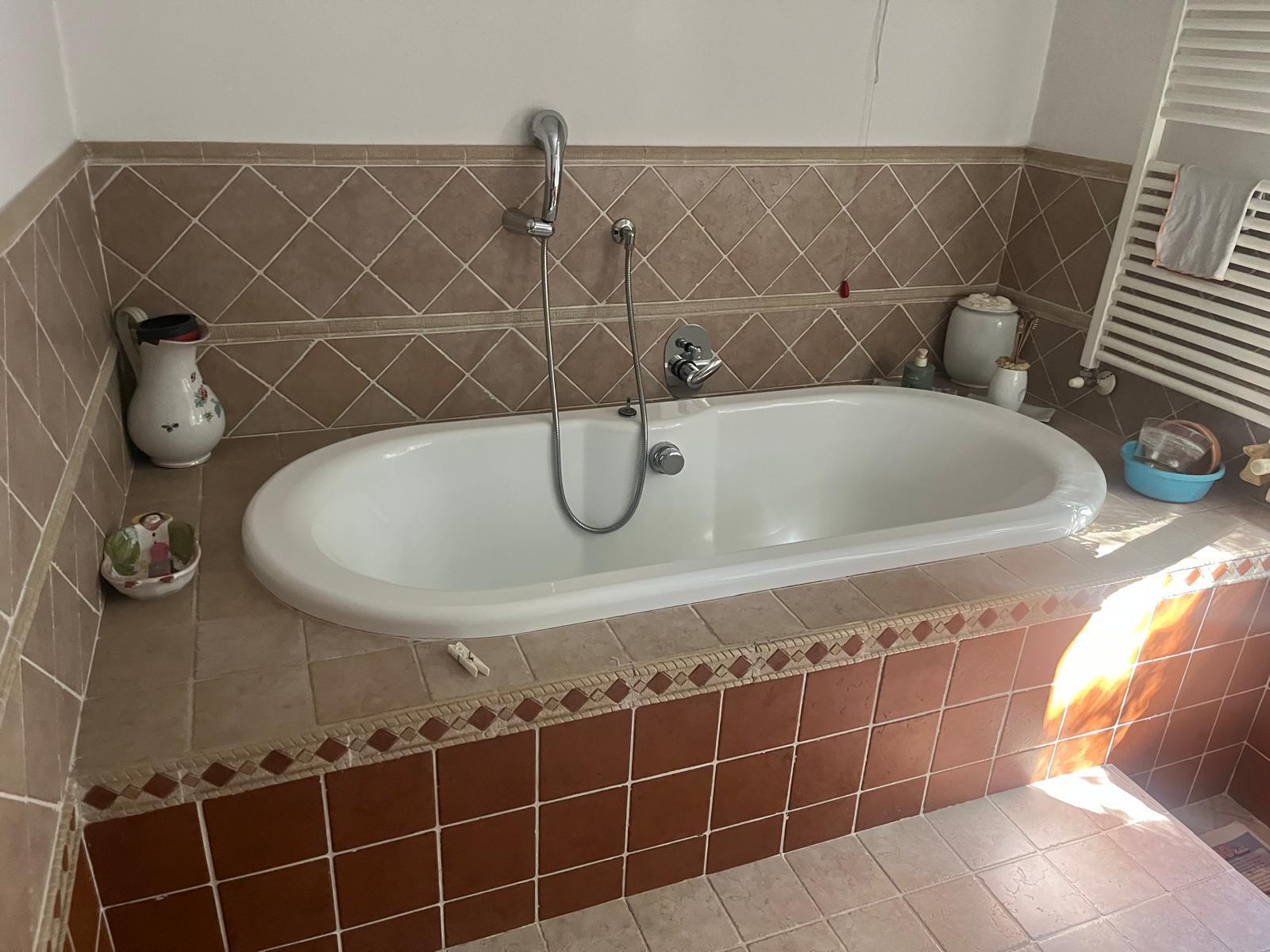 Immagine 17 di Villa in vendita  in Via Salvatore Gatti 19 a Castiglione Chiavarese