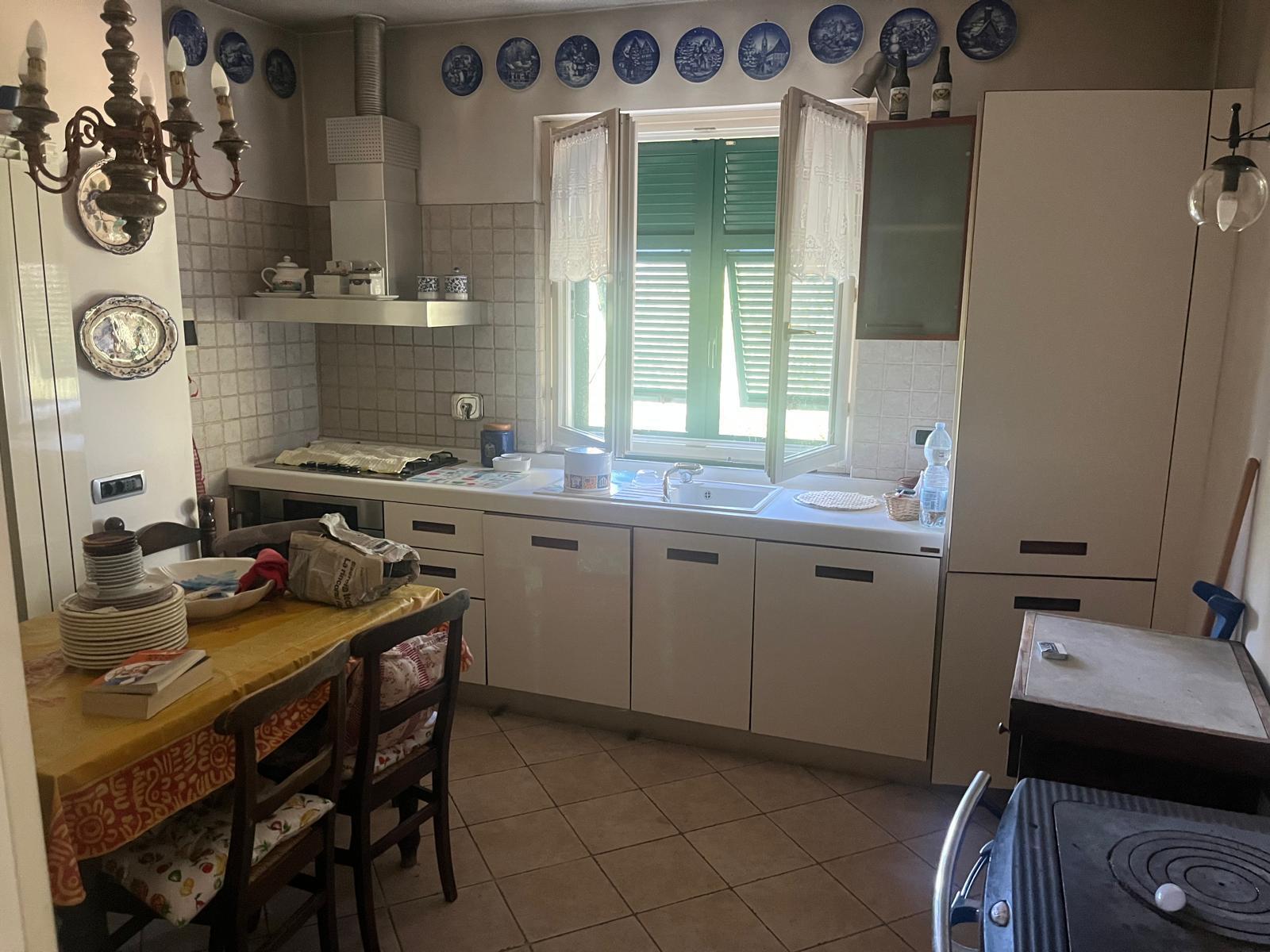 Immagine 16 di Villa in vendita  in Via Salvatore Gatti 19 a Castiglione Chiavarese