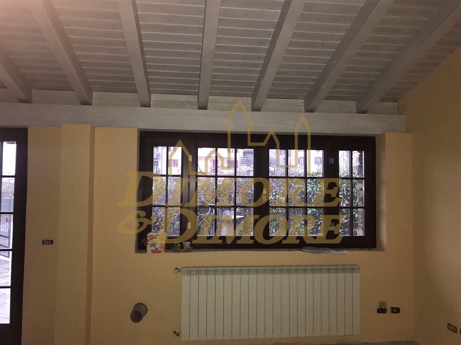 Immagine 13 di Villa in vendita  a Luino