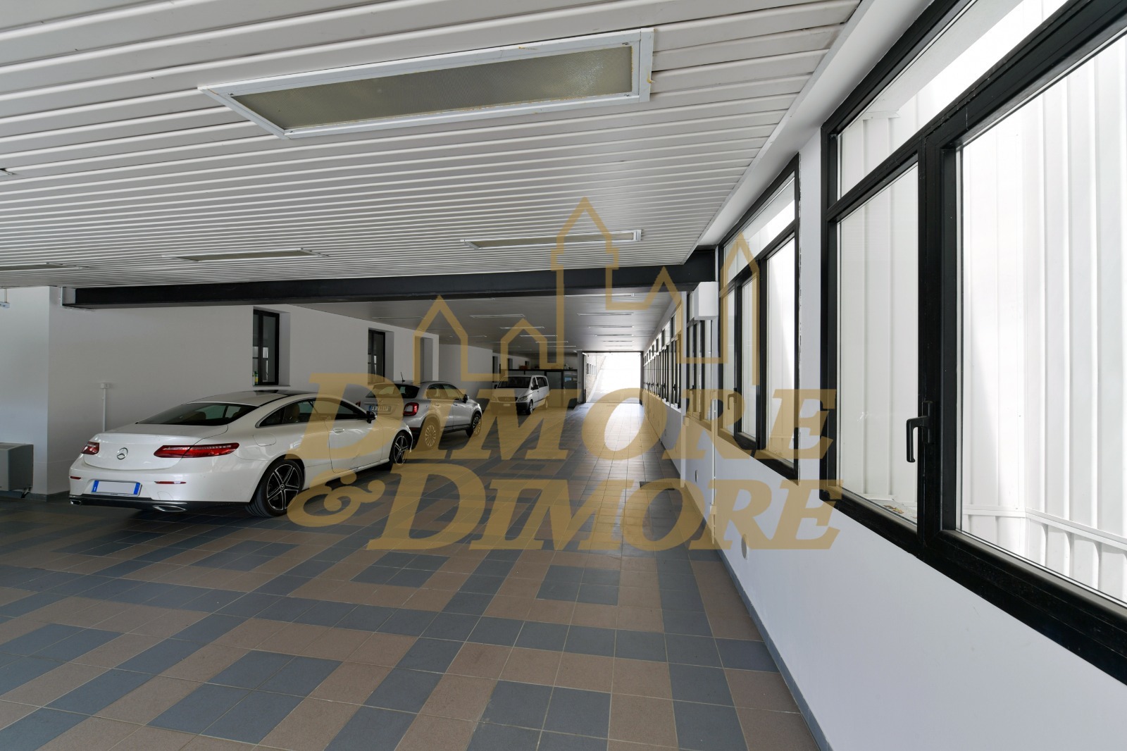 Immagine 25 di Villa in vendita  a Verbania