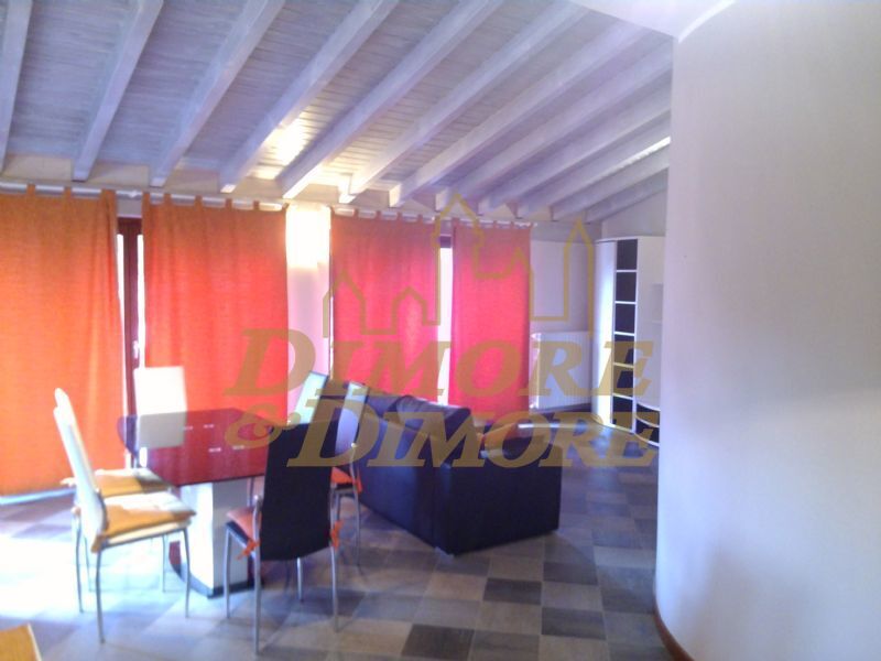 Immagine 8 di Villa in vendita  a Luino