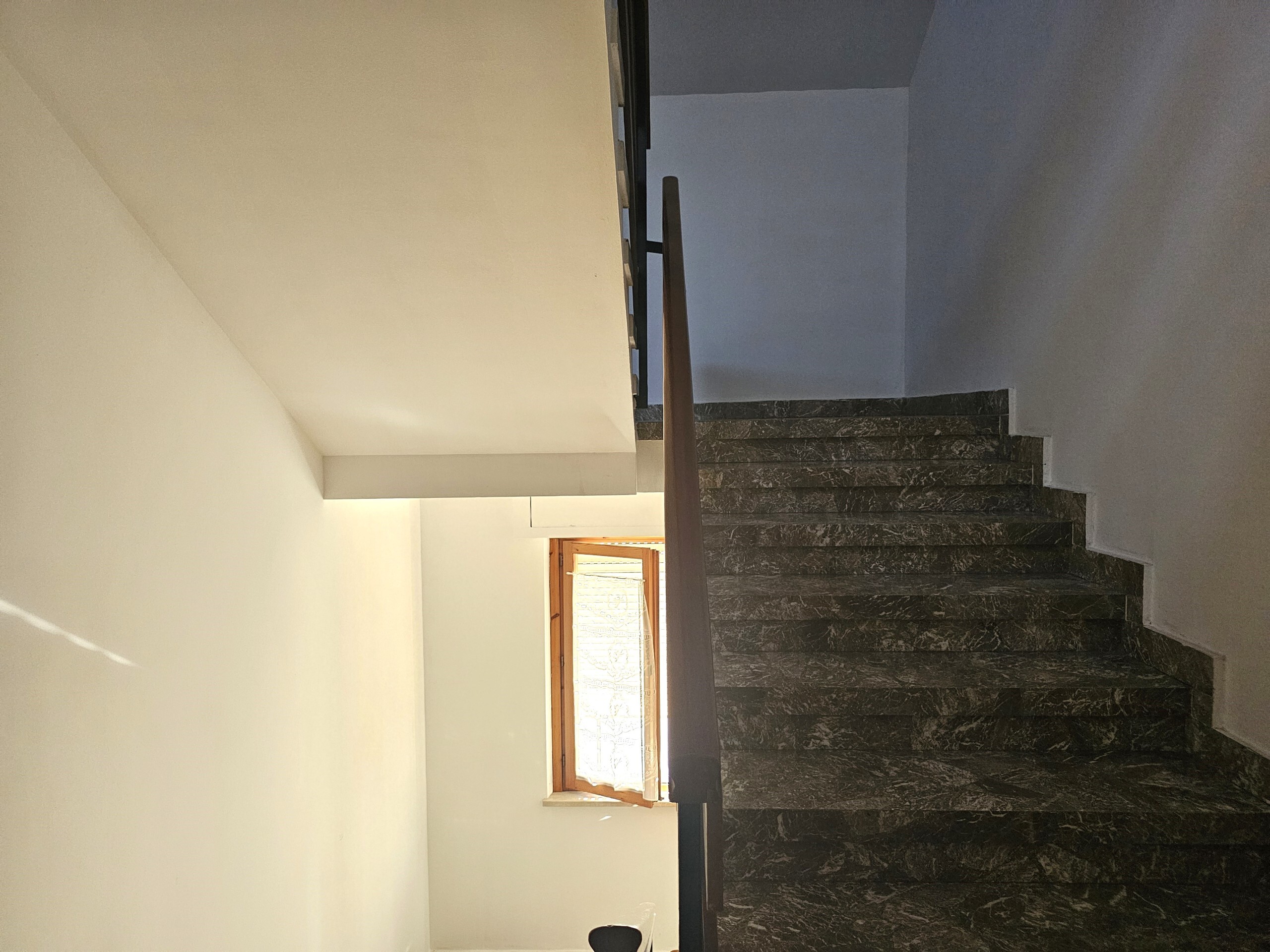 Immagine 34 di Pentalocale in vendita  in Via Ardigò a Perugia