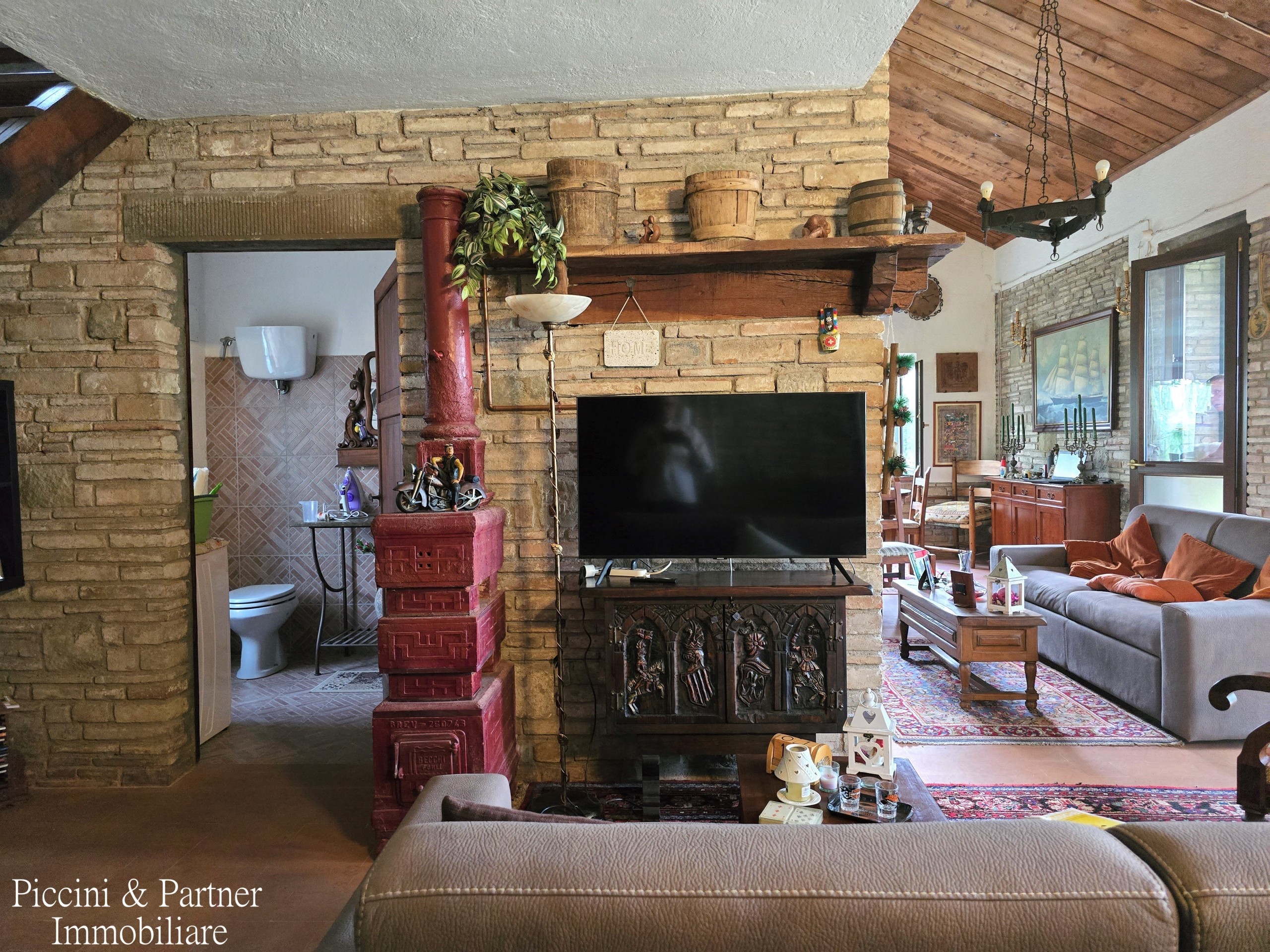 Immagine 6 di Villa in vendita  in Via IV Novembre 15 a Passignano Sul Trasimeno