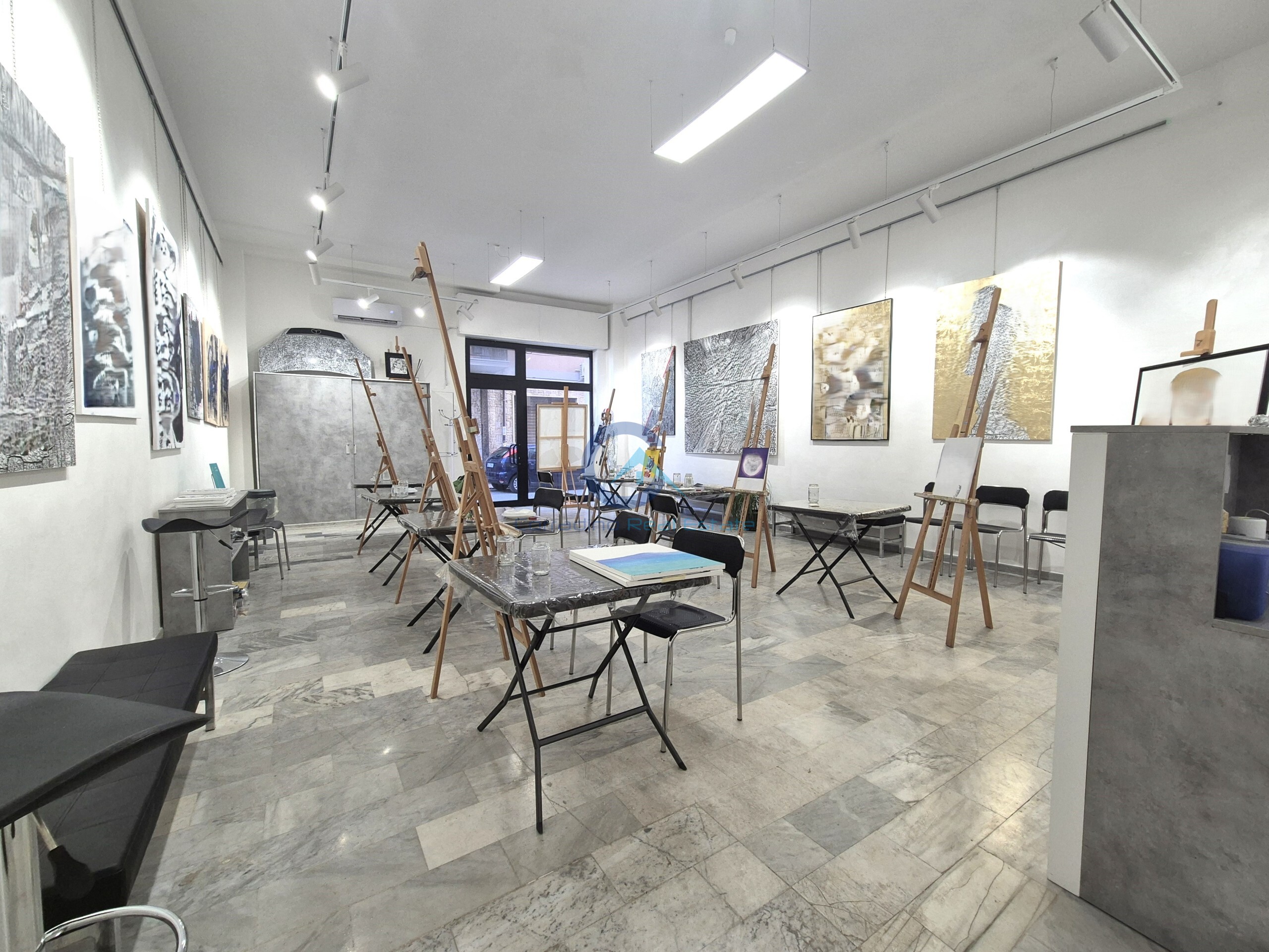 Immagine 8 di Locale commerciale in affitto  a Catanzaro