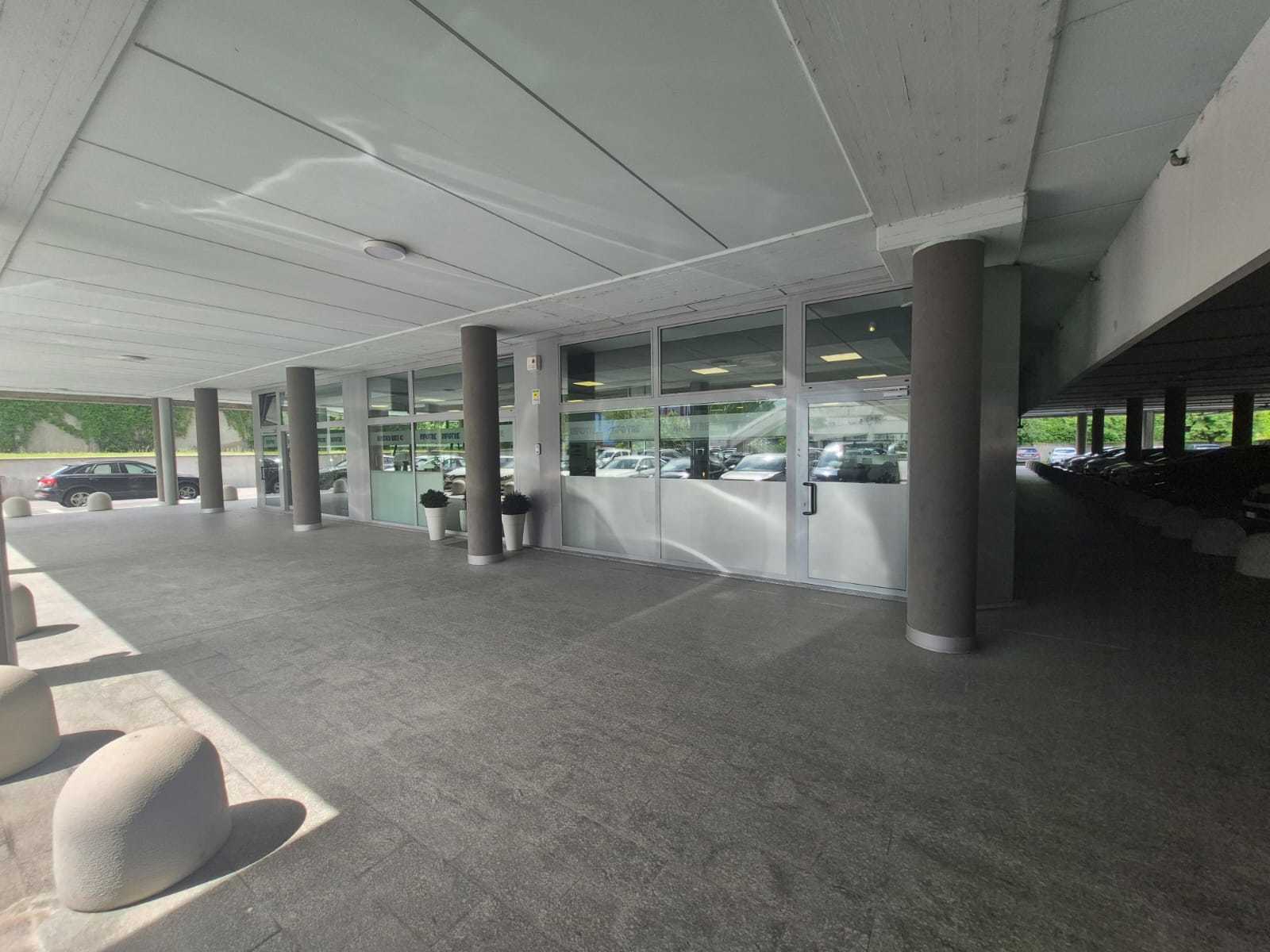 Immagine 3 di Locale commerciale in vendita  in Via Orzinuovi 20 a Brescia