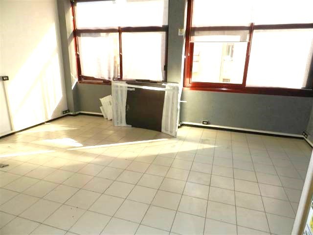 Immagine 20 di Palazzo in vendita  in Via degli Abeti 29 a Roma