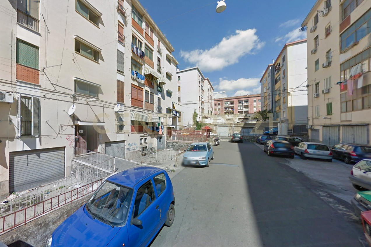 Immagine 32 di Quadrilocale in vendita  in Via dell'Adamello 17 a Catania