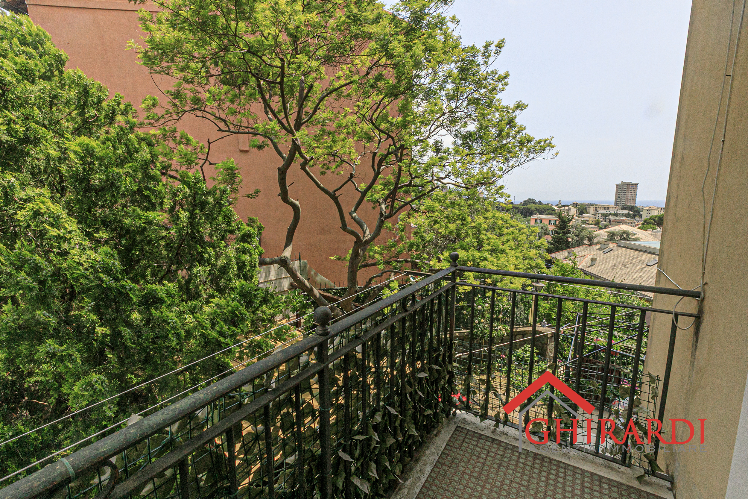 Immagine 30 di Bilocale in affitto  in VIA GIULIO TANINI 47F a Genova