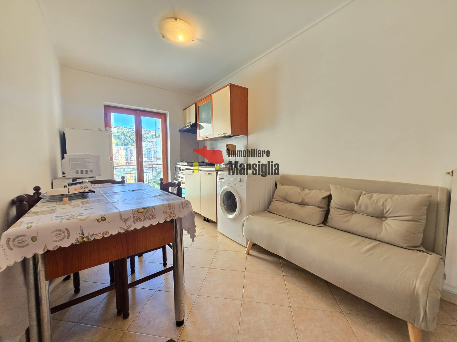 Immagine 8 di Bilocale in vendita  in Via Galileo Galilei 147 a San Remo