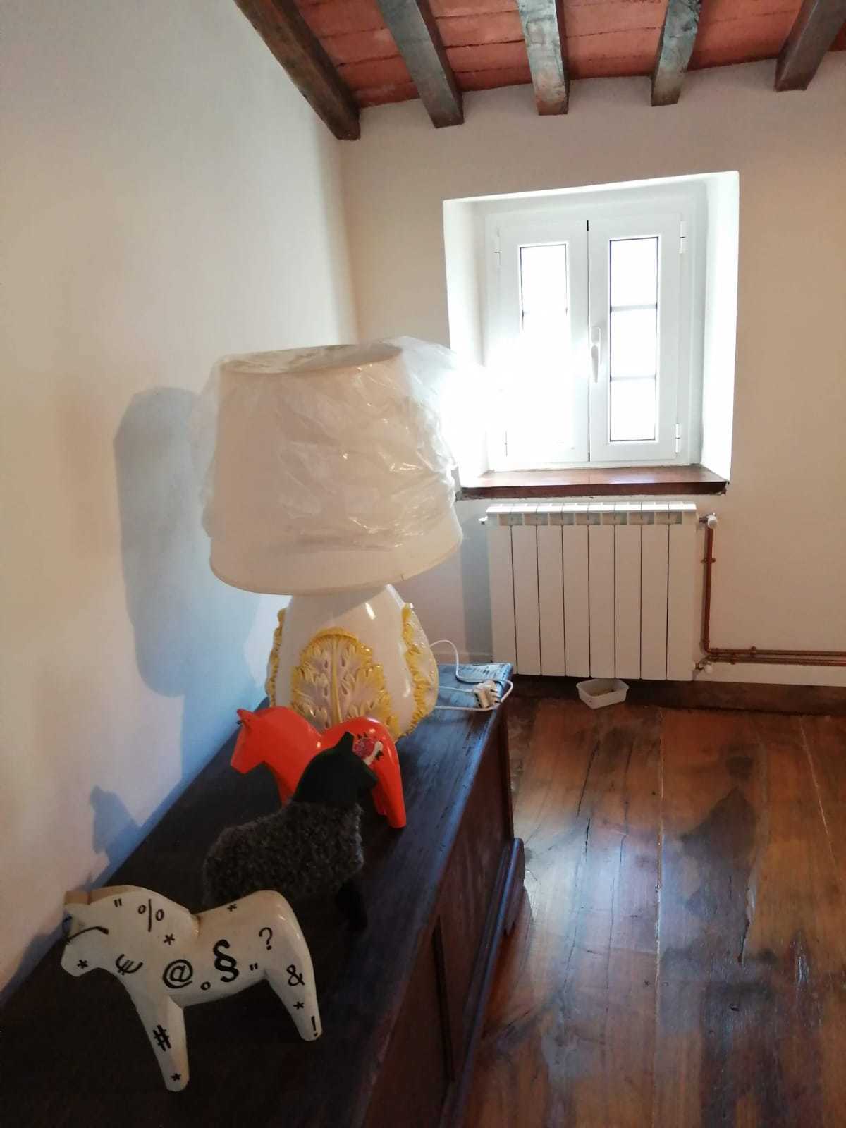 Immagine 46 di Porzione di casa in vendita  a Seravezza