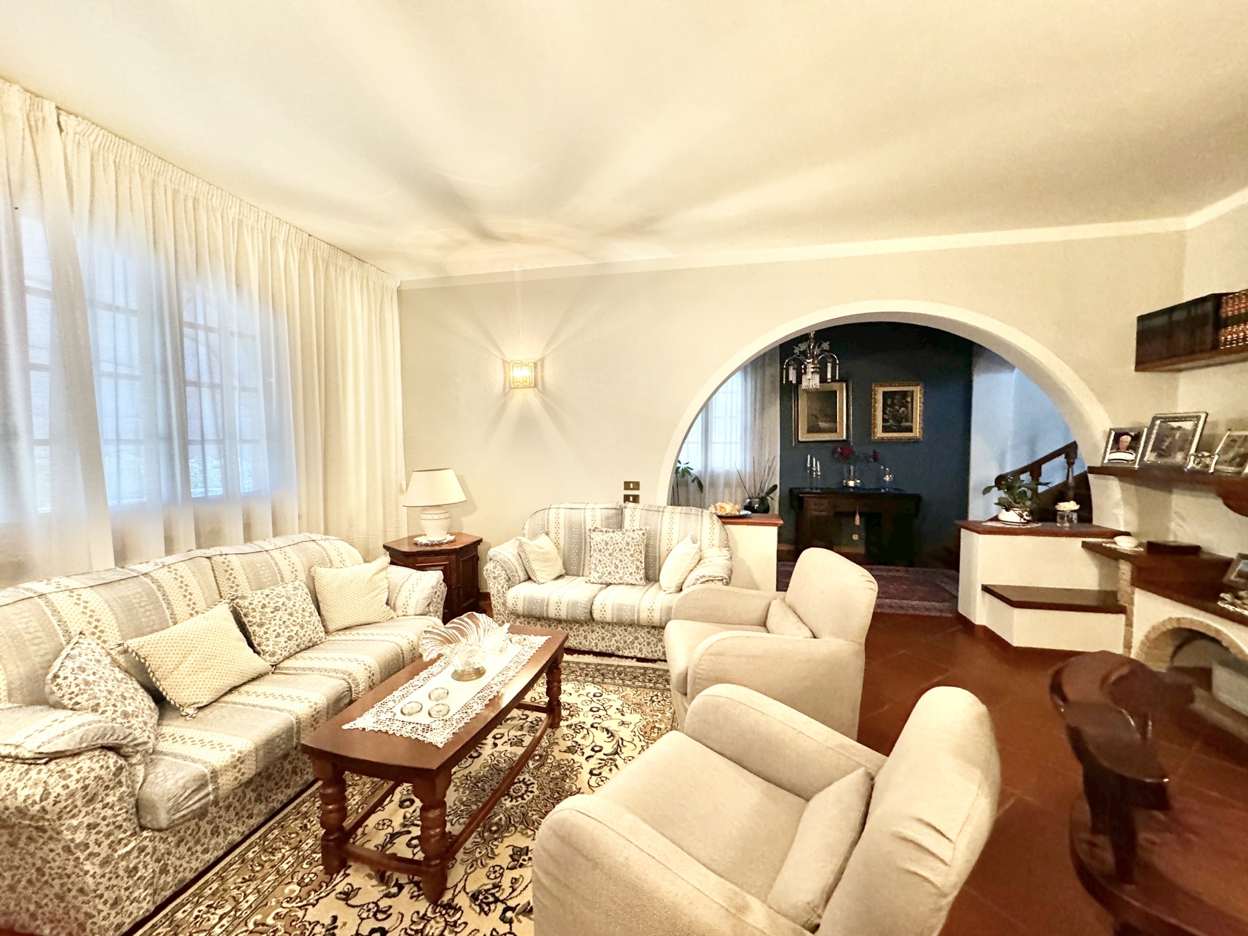 Immagine 11 di Villa in affitto  a Pietrasanta