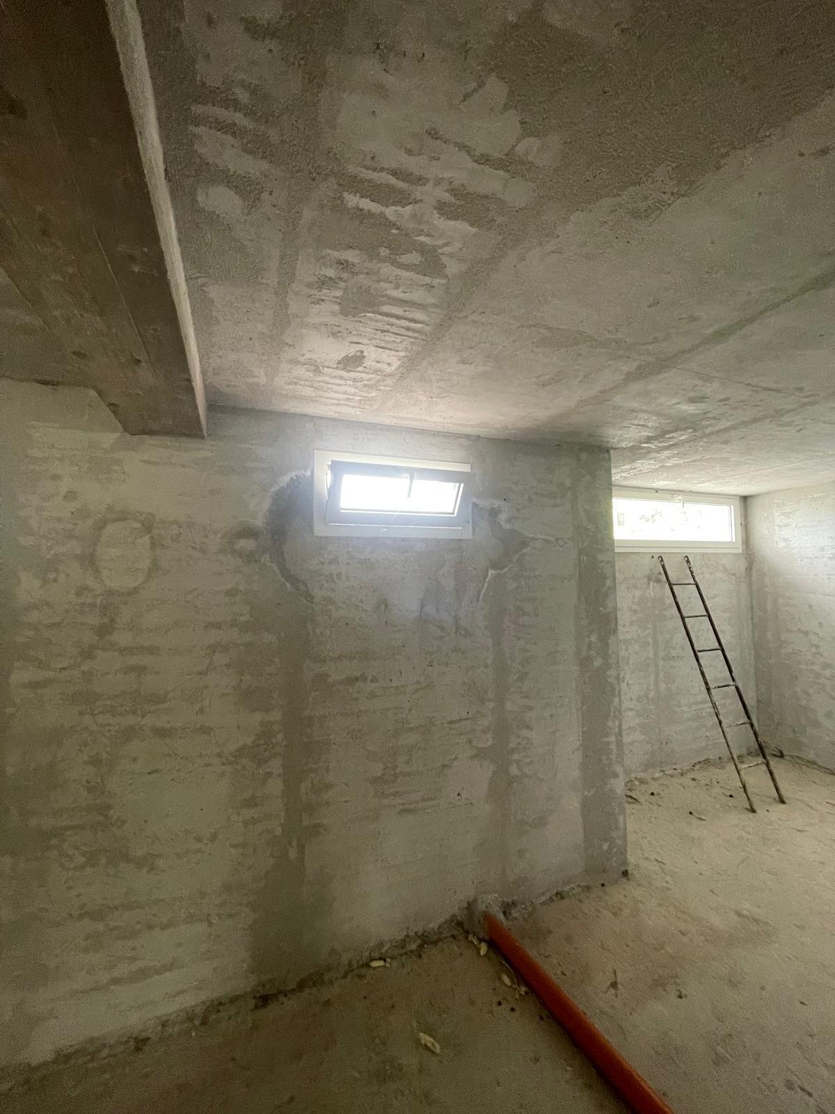 Immagine 34 di Villa in vendita  a Camaiore