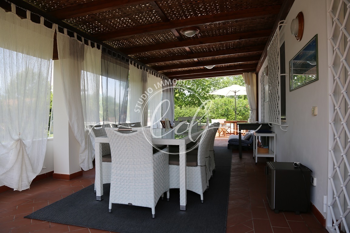 Immagine 42 di Casa indipendente in affitto  a Forte Dei Marmi