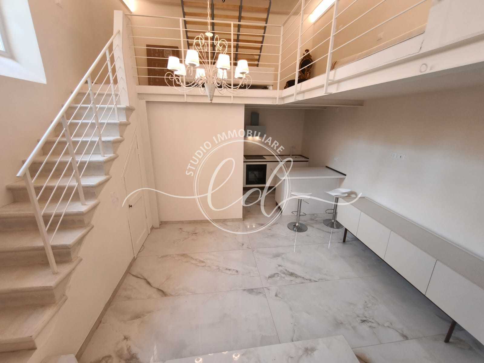 Immagine 1 di Appartamento in affitto  a Pietrasanta